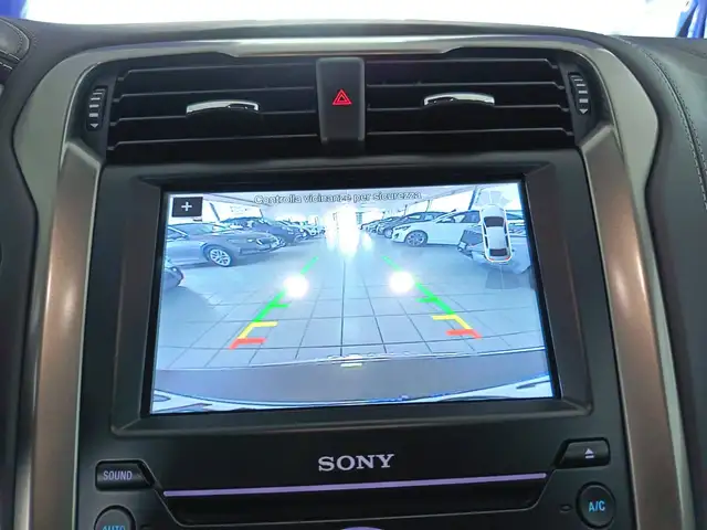 Ford Mondeo view 11