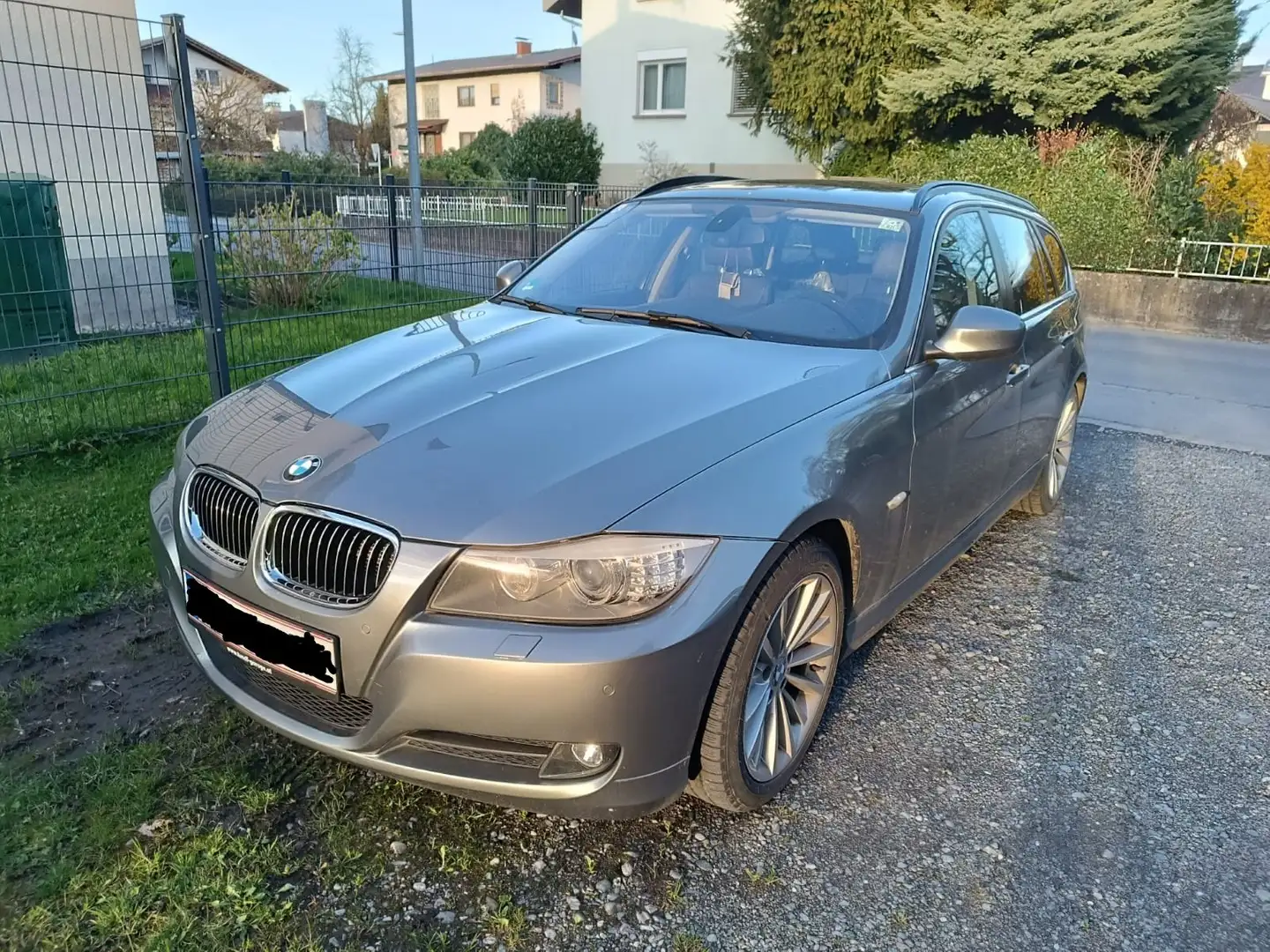 BMW 325 325d Touring Šedá - 1