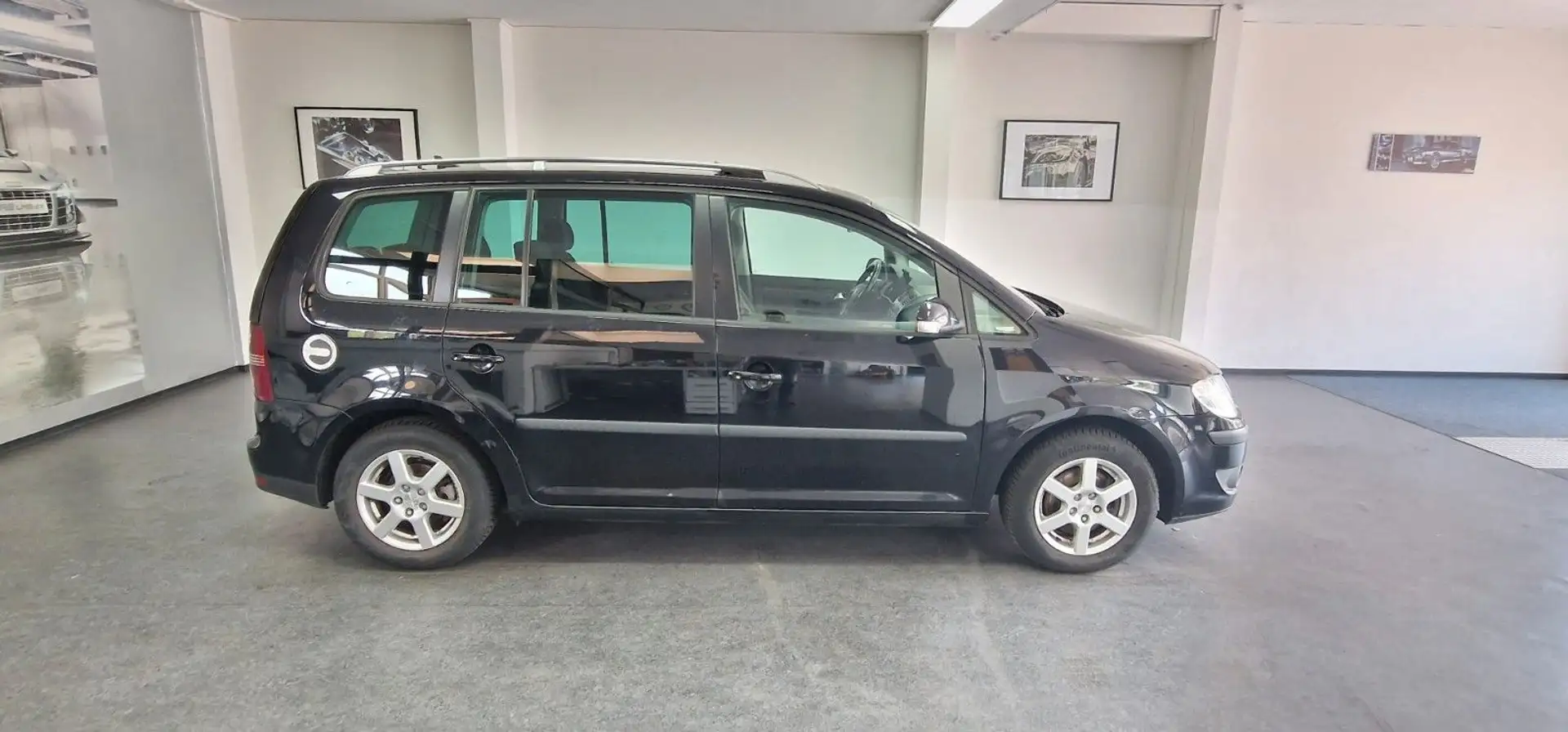 Volkswagen Touran 1.9 TDI Highline 7 Sitze AHK TÜV 04/2026 Schwarz - 1