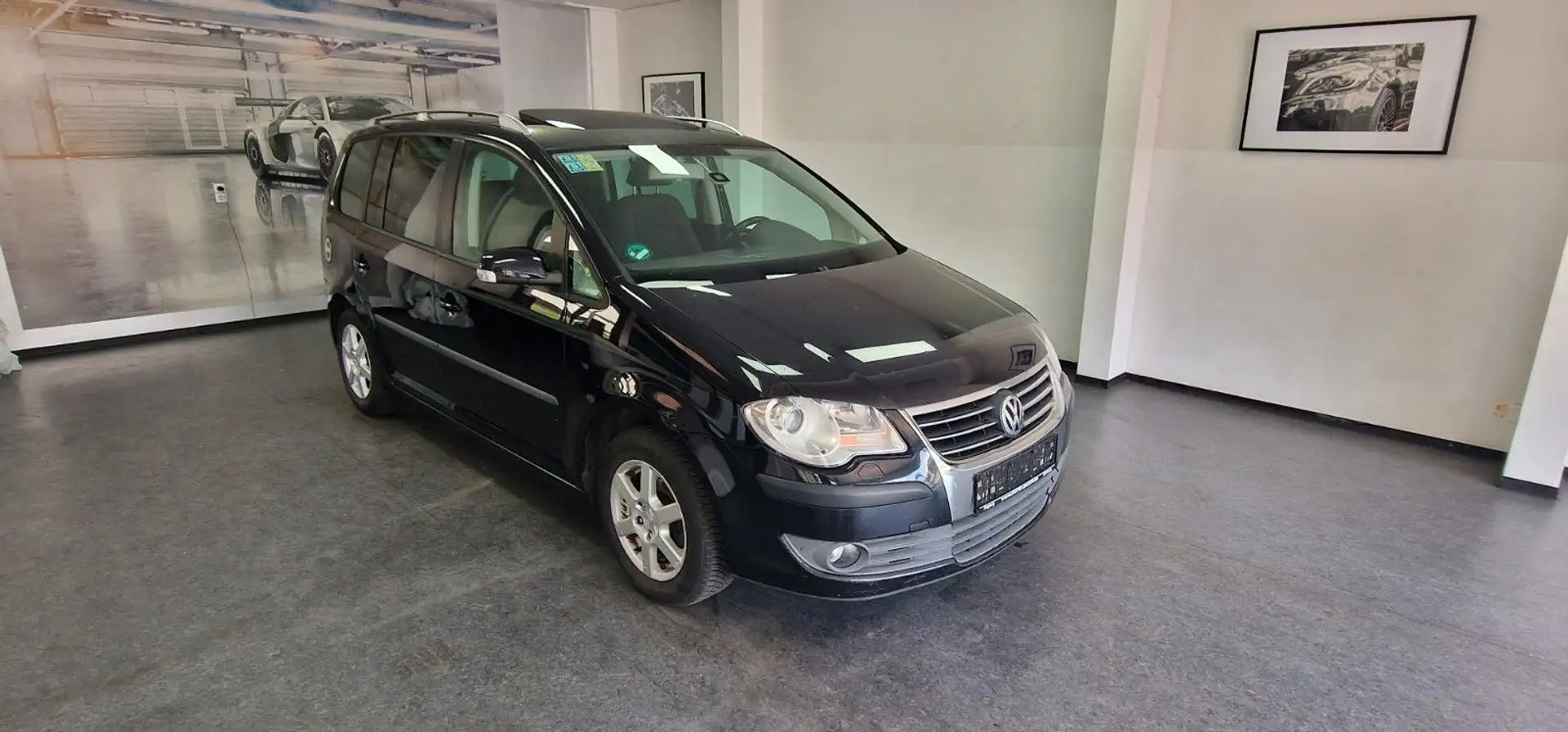 Volkswagen Touran 1.9 TDI Highline 7 Sitze AHK TÜV 04/2026 Schwarz - 2