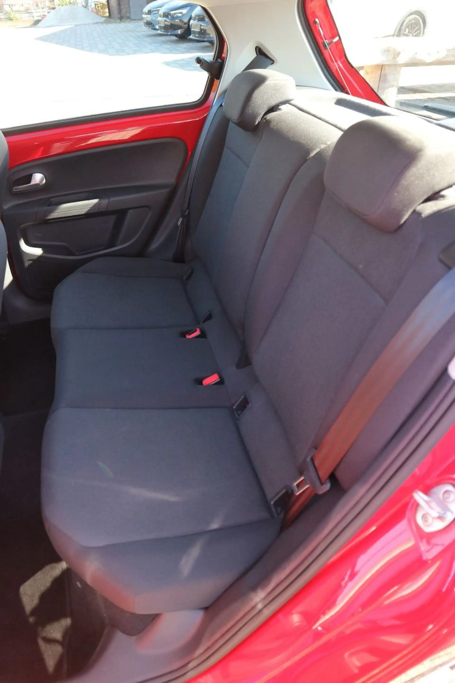 Volkswagen up! 1.0 MPI Klima 4-Türer Kamera PDC Tempomat — photo 7