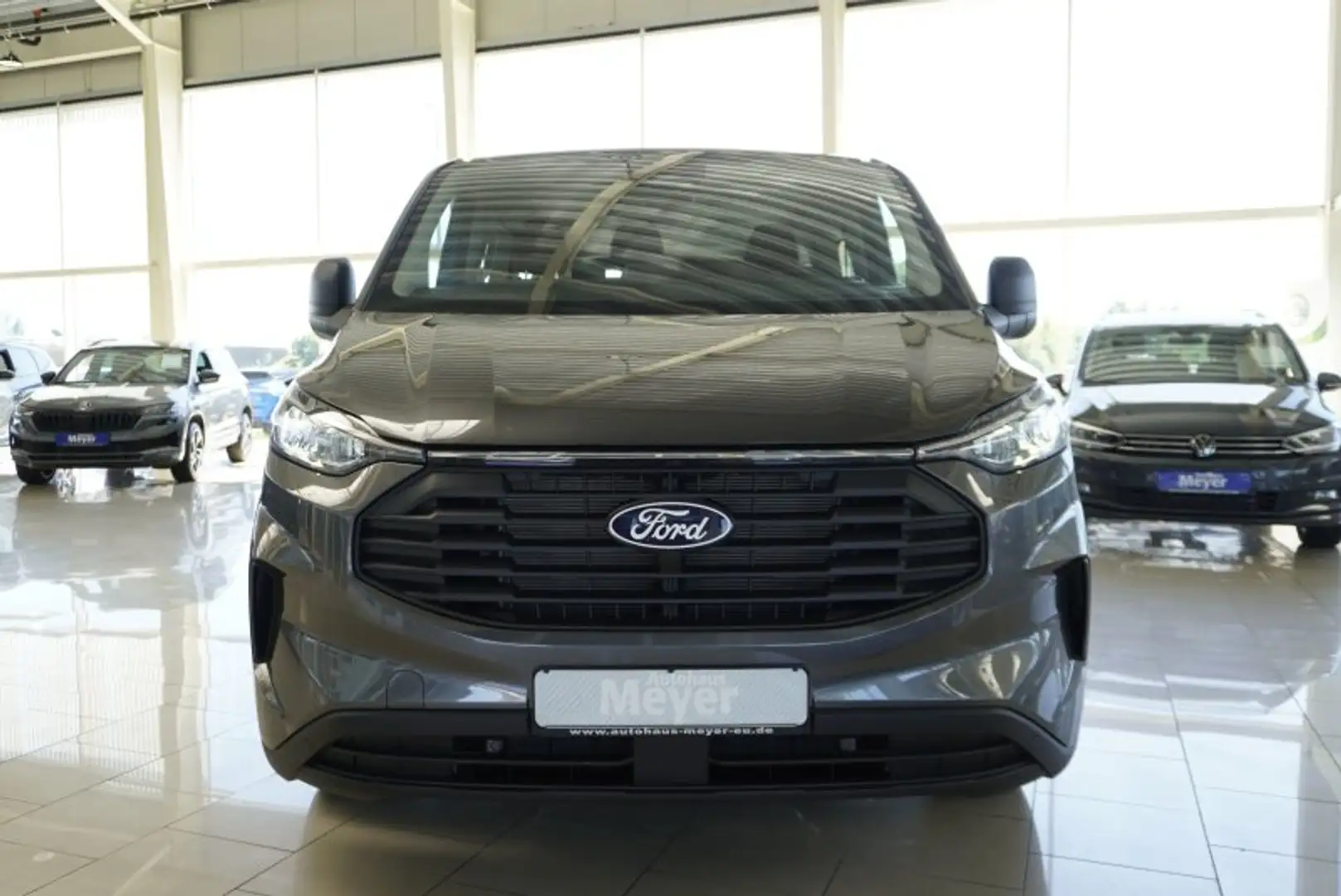 Ford Transit Custom L2 9-Sitzer 2.0d Aut.5*J.Gar/Kamera   ** Šedá - 2