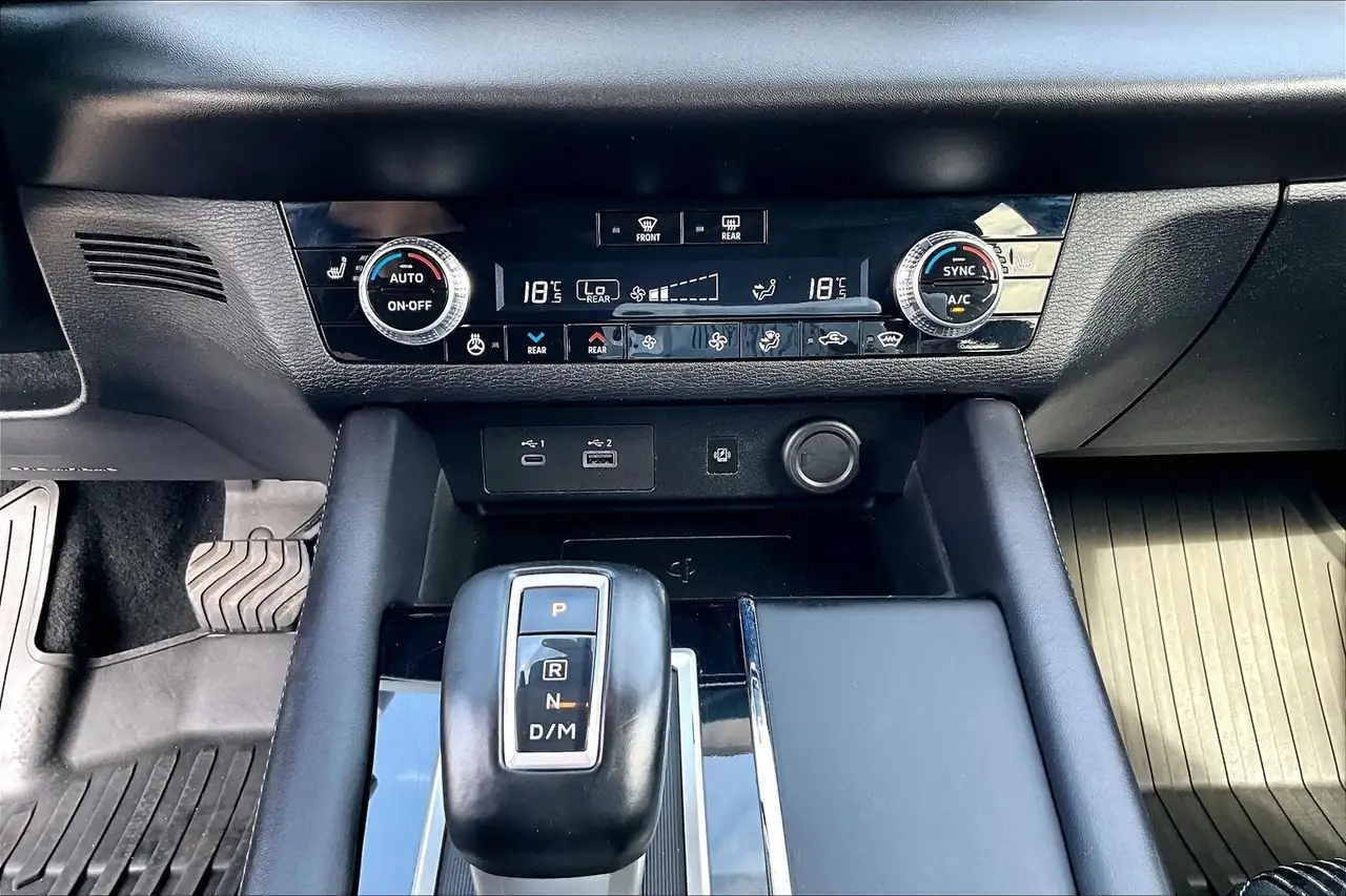 Mitsubishi Outlander снимка Mitsubishi Outlander