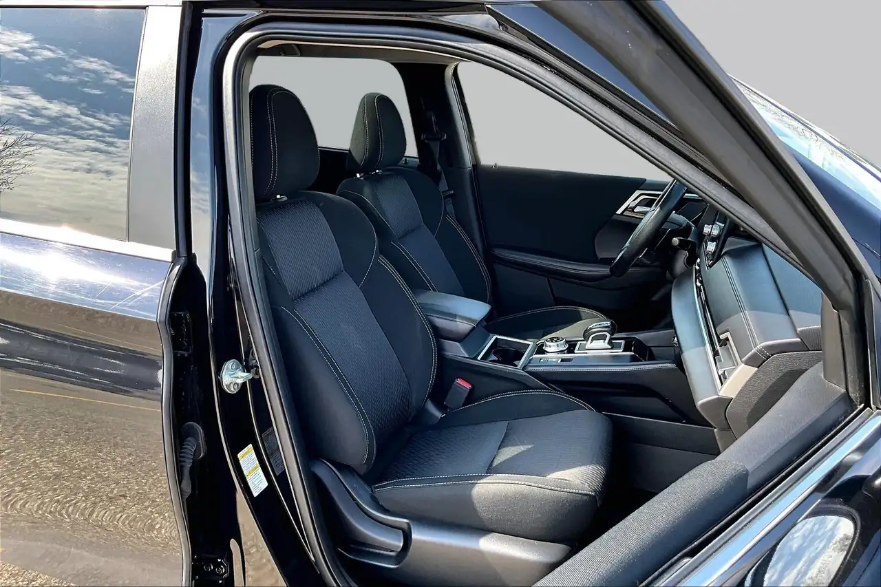 Mitsubishi Outlander снимка Mitsubishi Outlander