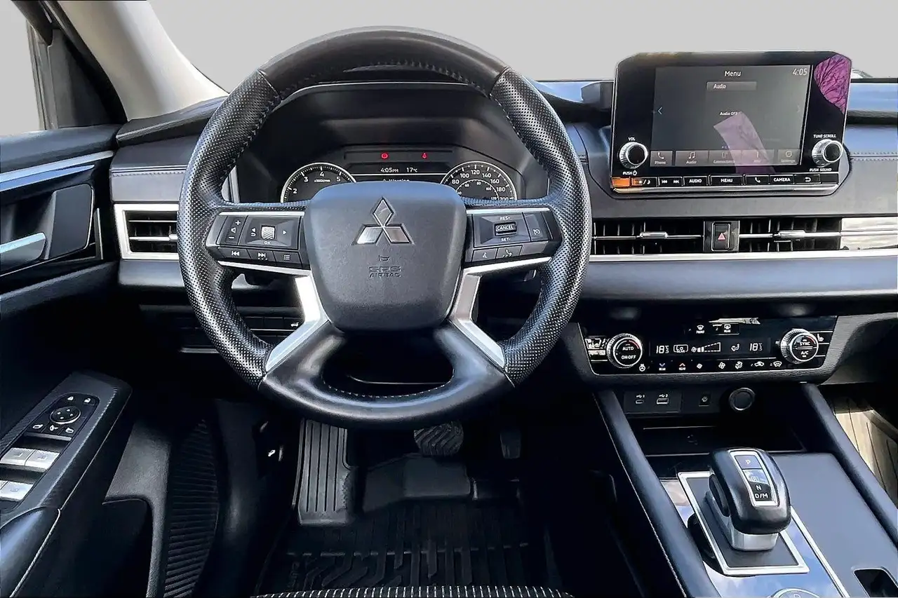 Mitsubishi Outlander снимка Mitsubishi Outlander