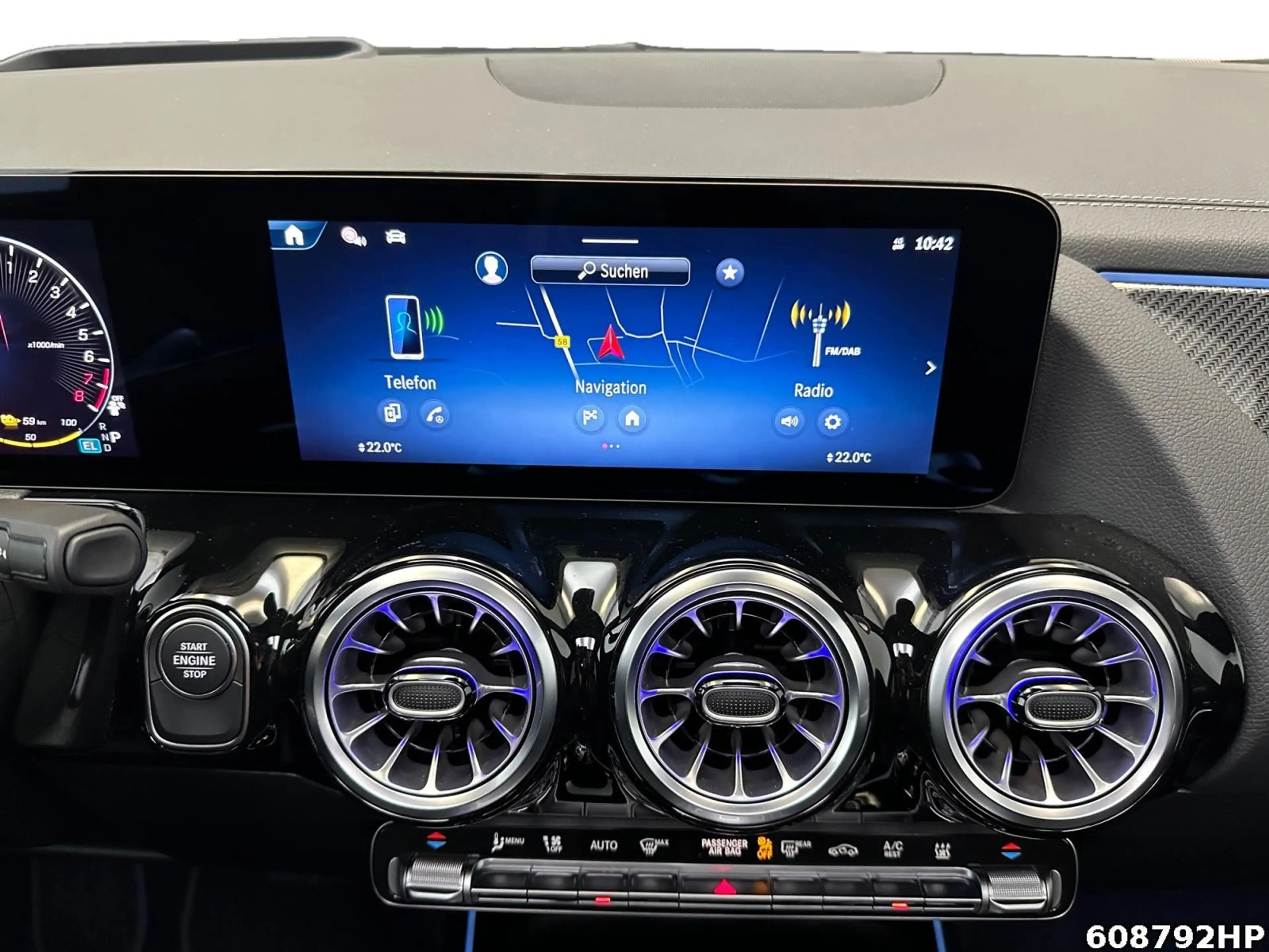 Mercedes-Benz GLA 250 e AMG Pano Burmester Distronic AHK Memor — photo 10