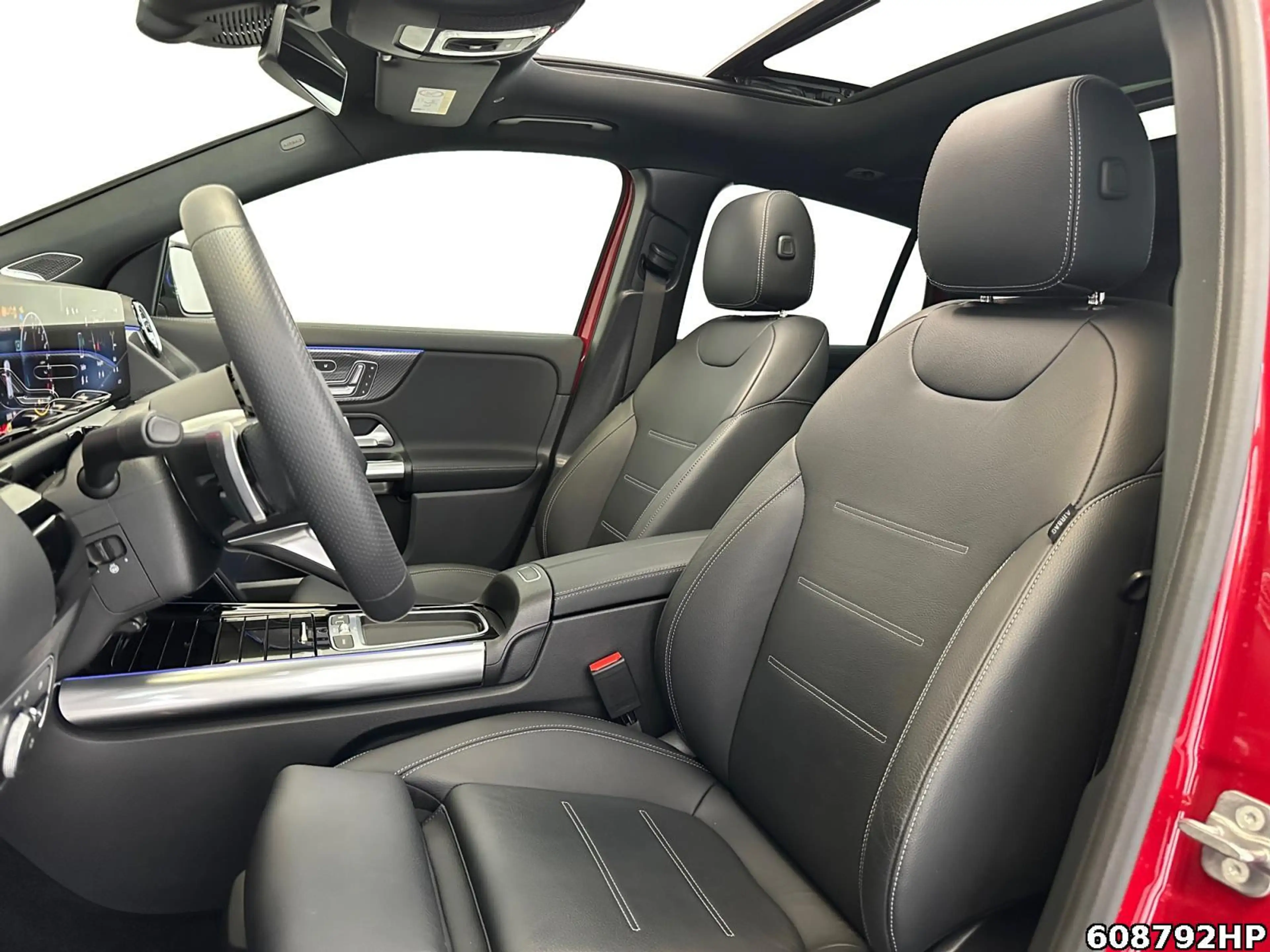 Mercedes-Benz GLA 250 e AMG Pano Burmester Distronic AHK Memor — photo 11