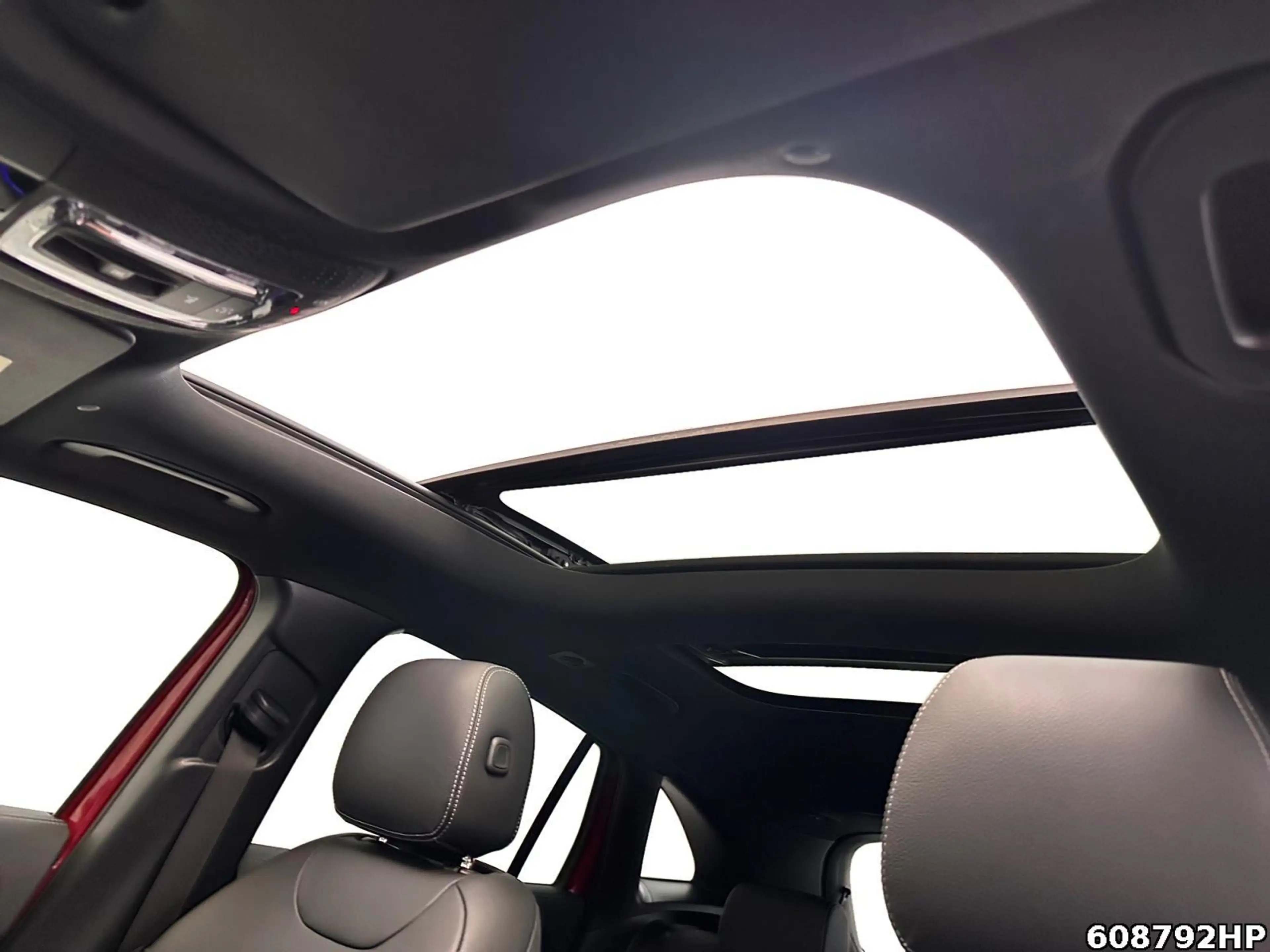 Mercedes-Benz GLA 250 e AMG Pano Burmester Distronic AHK Memor — photo 13