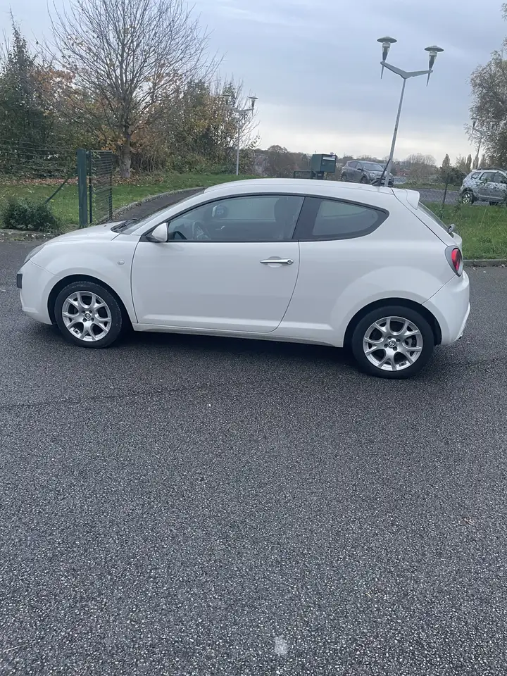 Alfa-romeo MiTo 1.4 MPI 78 Start \u0026 Stop Distinctive