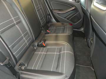 Bild 18 Mercedes-Benz CLA 200 SB, URBAN, NAVI 2016, SHZ, el. Heckklappe, Chromp.