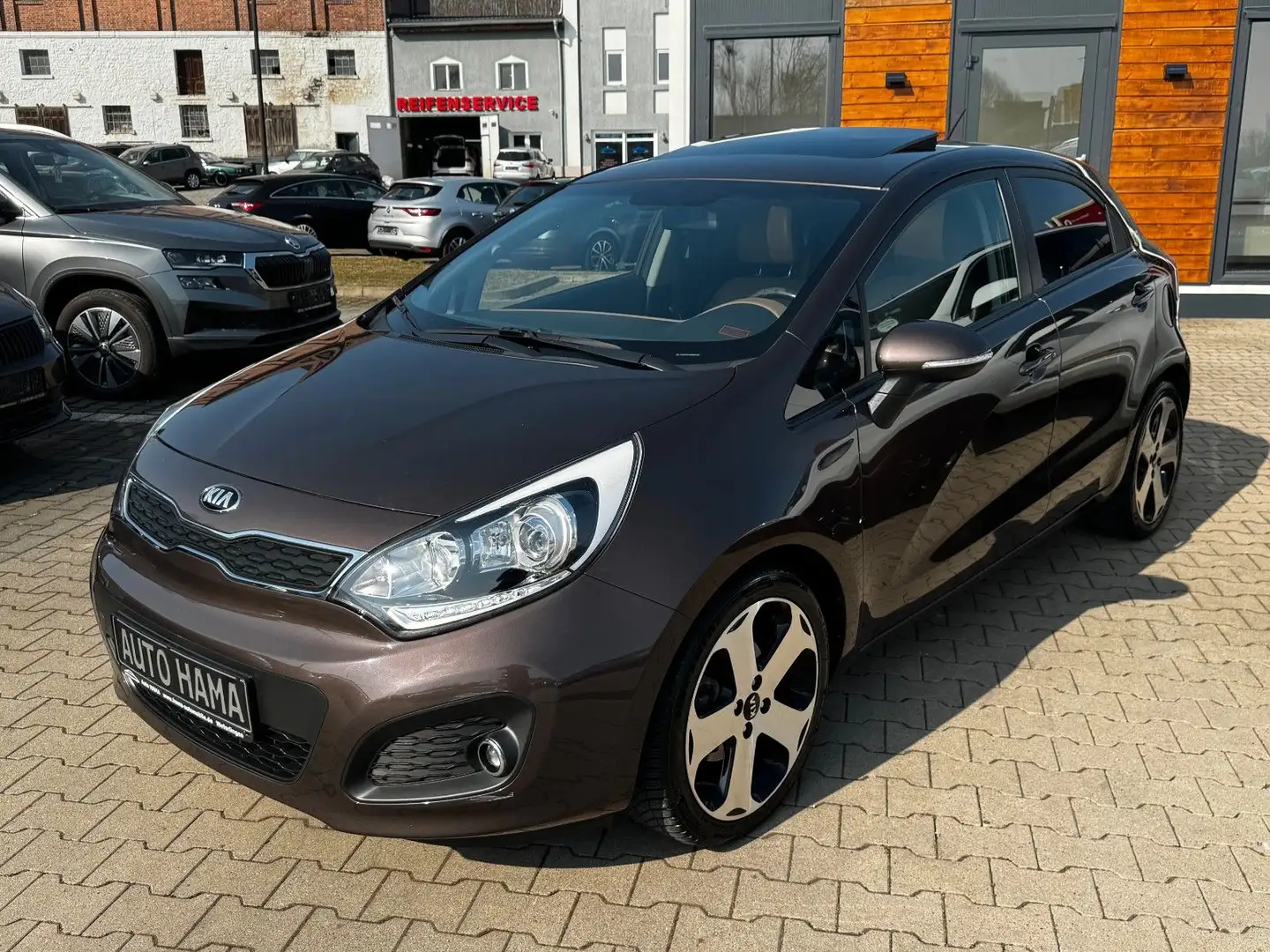 Kia Rio FIFA World Cup Edit. 109 PS *LEDER*SHZ*TEMP* Marrón - 2