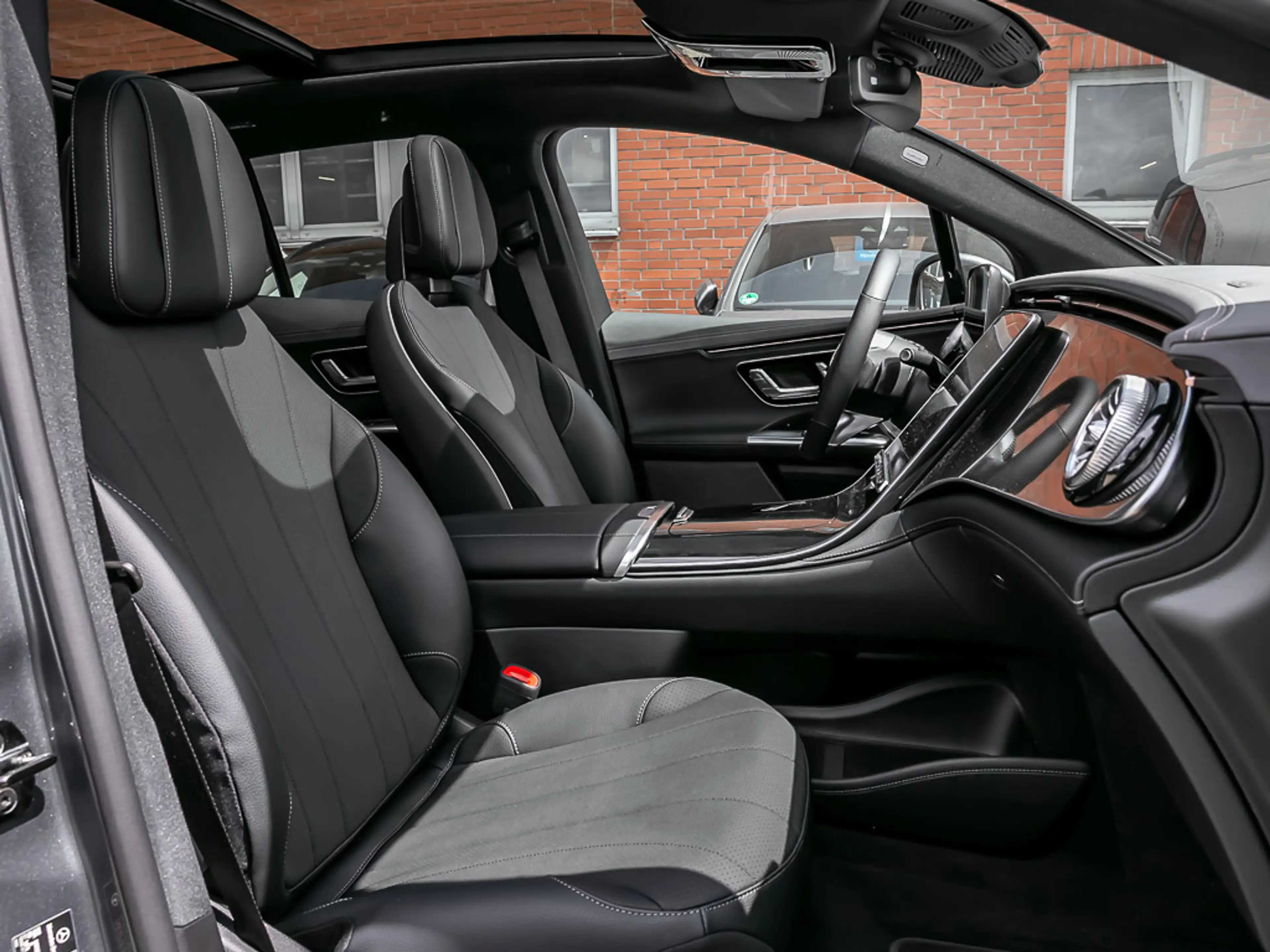 Mercedes-Benz EQE SUV + Advanced Plus AHK Hinterachslenk. — photo 5