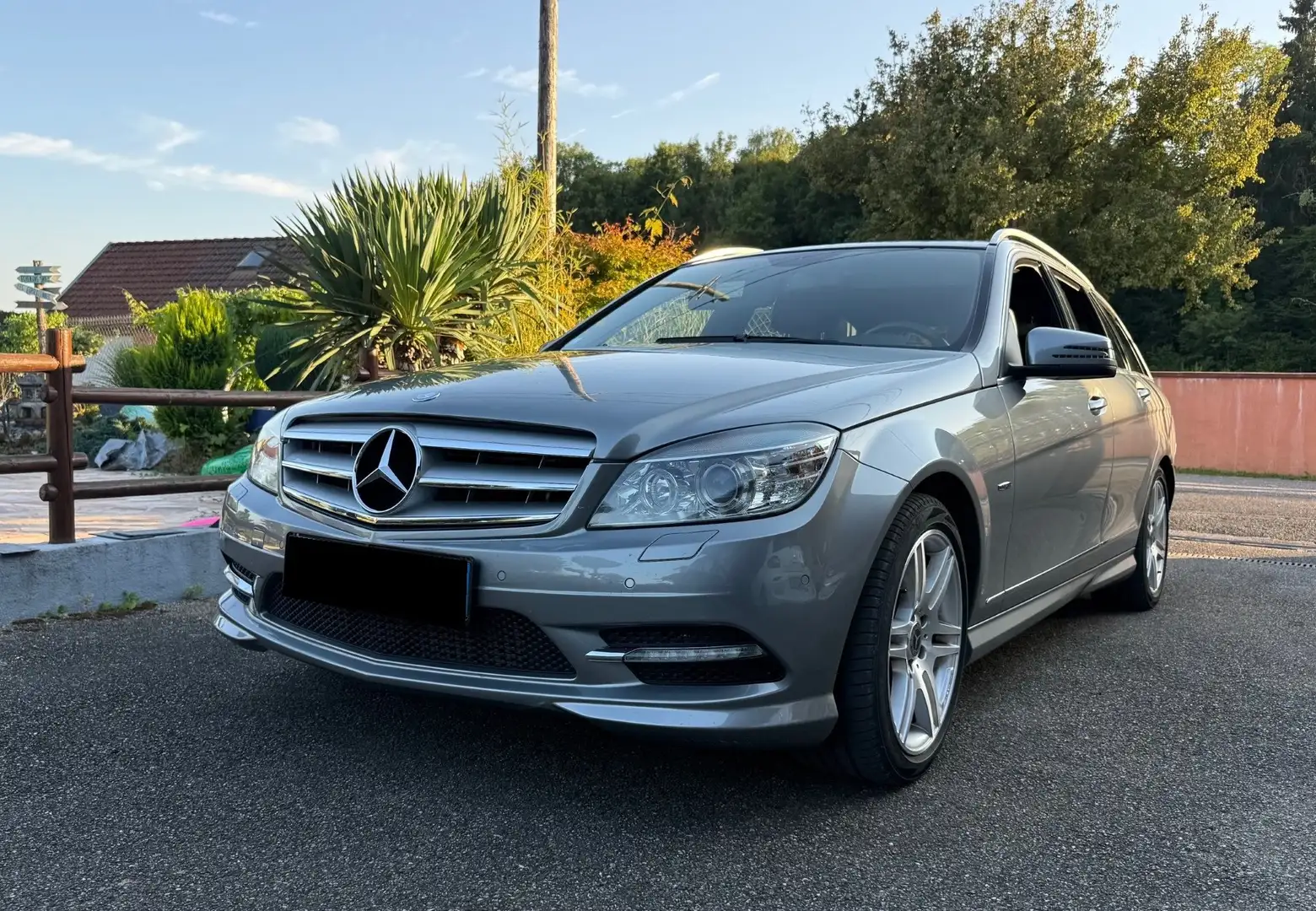 Mercedes-Benz C 250 250 CGI Classe C Break Essence AMG line BVA 5V Gris - 1