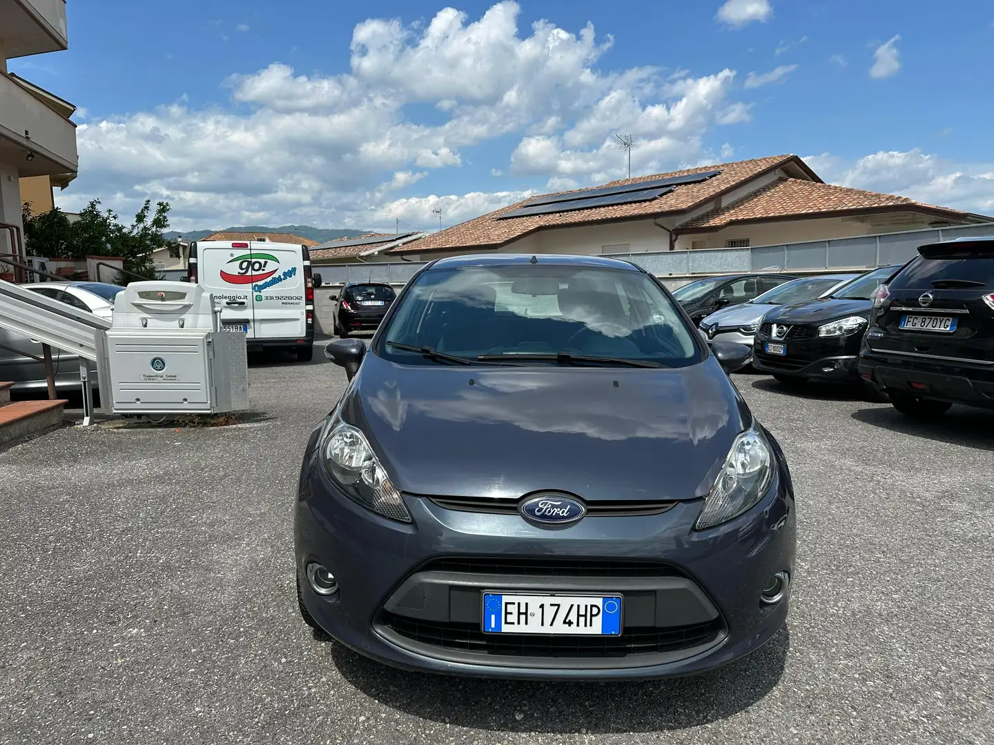 Ford Fiesta Fiesta 5p 1.4 tdci Titanium FL Gris - 2