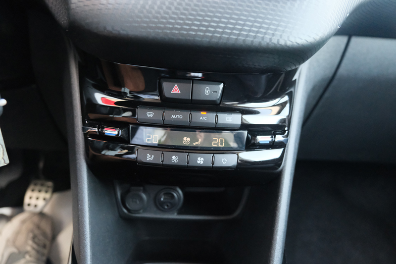 Peugeot 2008 1.2 PureTech GT-line — photo 25