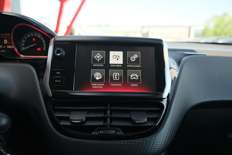 Peugeot 2008 1.2 PureTech GT-line — photo 12