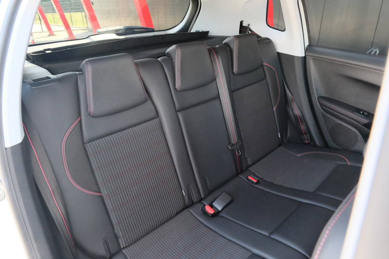 Peugeot 2008 1.2 PureTech GT-line — photo 38