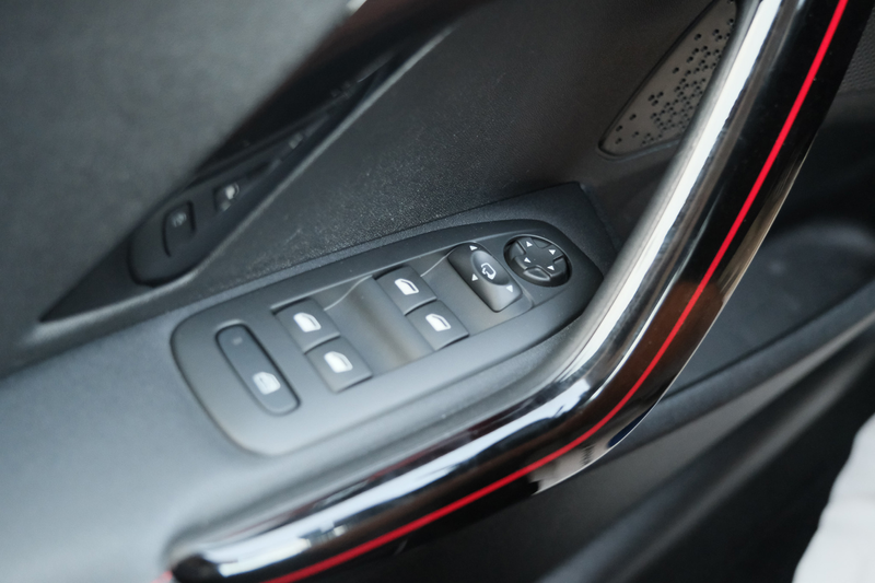 Peugeot 2008 1.2 PureTech GT-line — photo 22