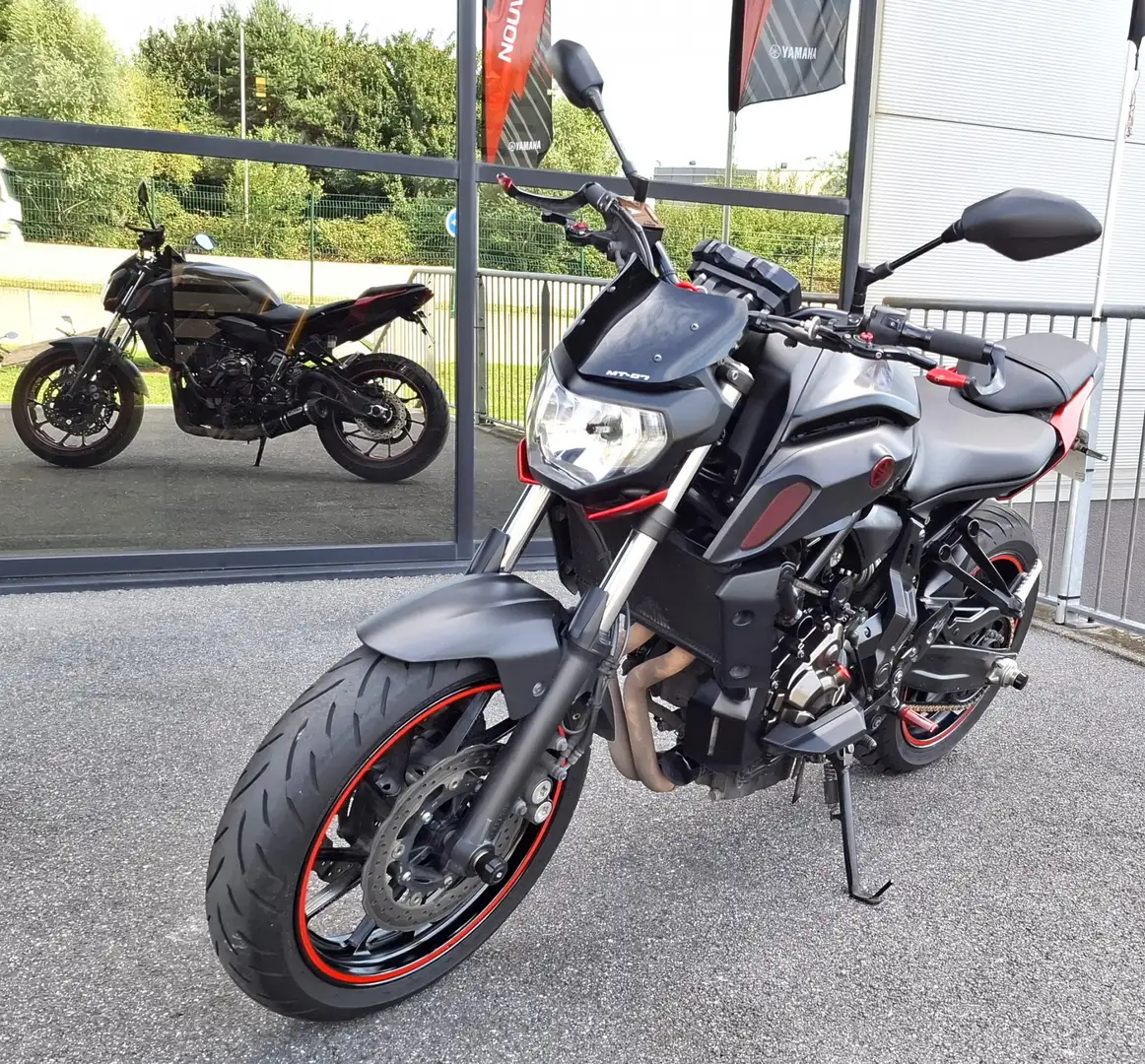 Yamaha MT-07 Noir - 1