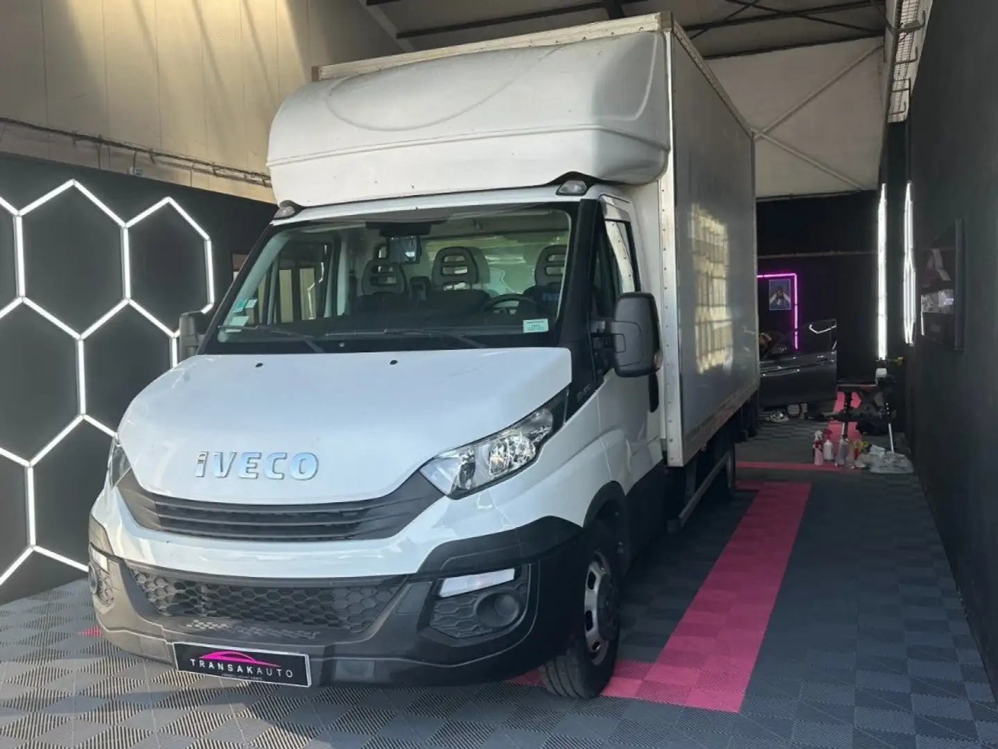 Iveco Daily CHASSIS CABINE 35 C 15 150 ch ~ Caisse ~ Hayon arr bijela - 1