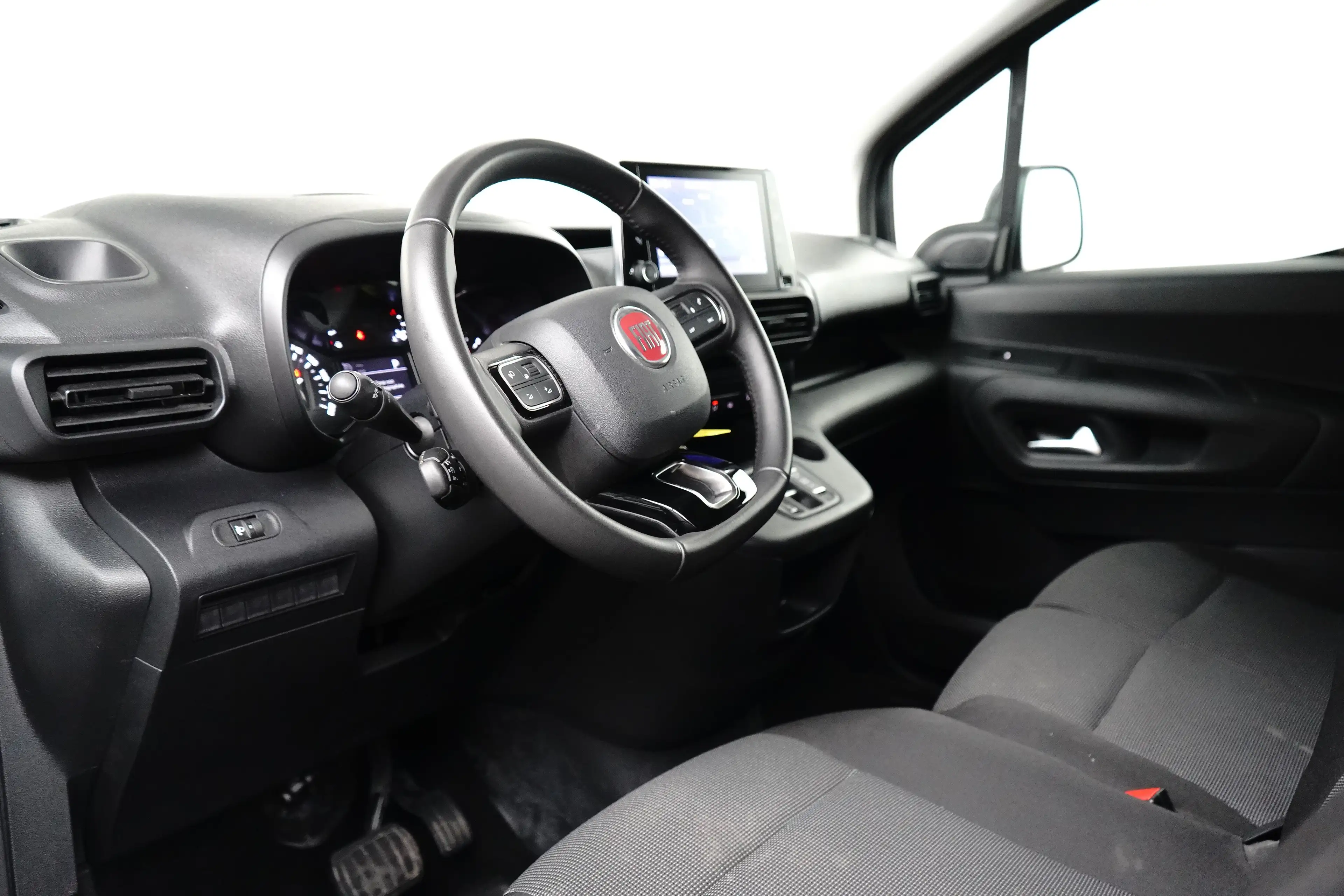 Fiat Doblo 1.5 BlueHDi 130 EAT8 S&S L1 NAVI | CAMERA | CRUISE — photo 21