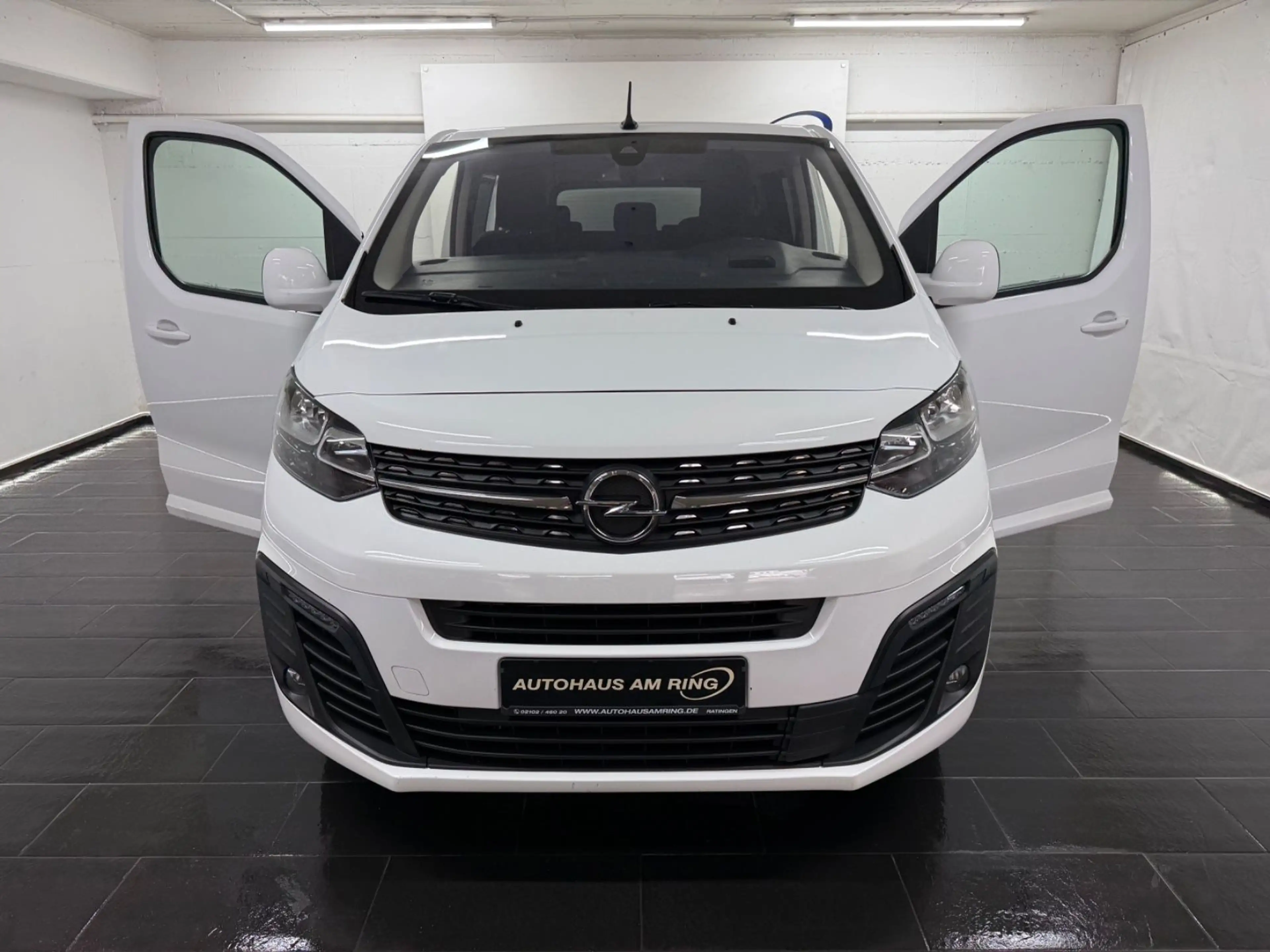 Opel Zafira Life Selection 1HND 9-SITZ HUD APPLE SPUR — photo 6