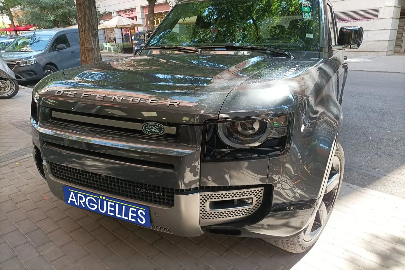 Land Rover Defender 110 D300 MHEV X Dynamic AWD 300cv Gris - 2