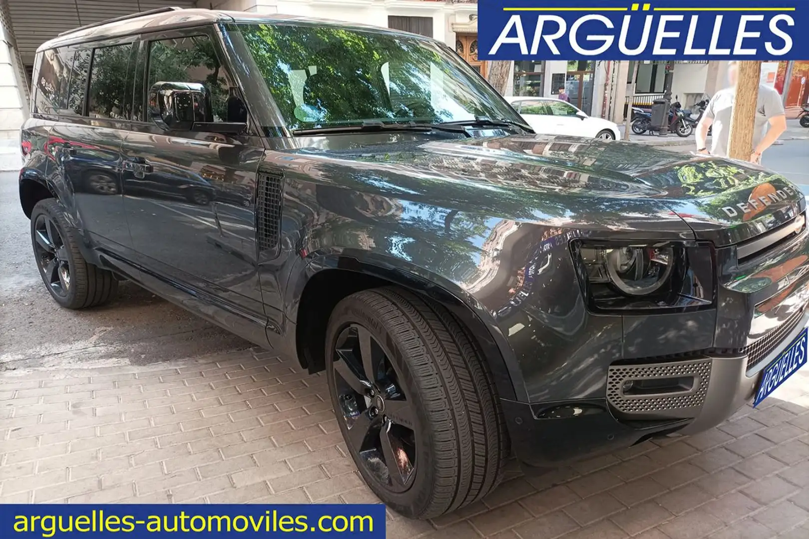 Land Rover Defender 110 D300 MHEV X Dynamic AWD 300cv Gris - 1