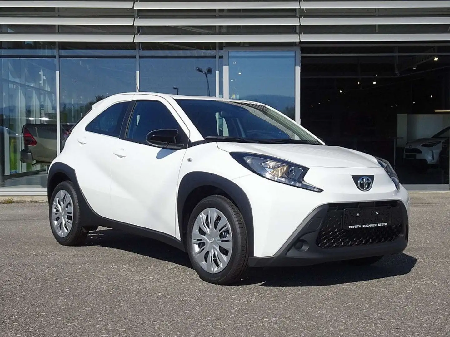 Toyota Aygo X 1,0 VVT-i Play *Prompt Weiß - 1