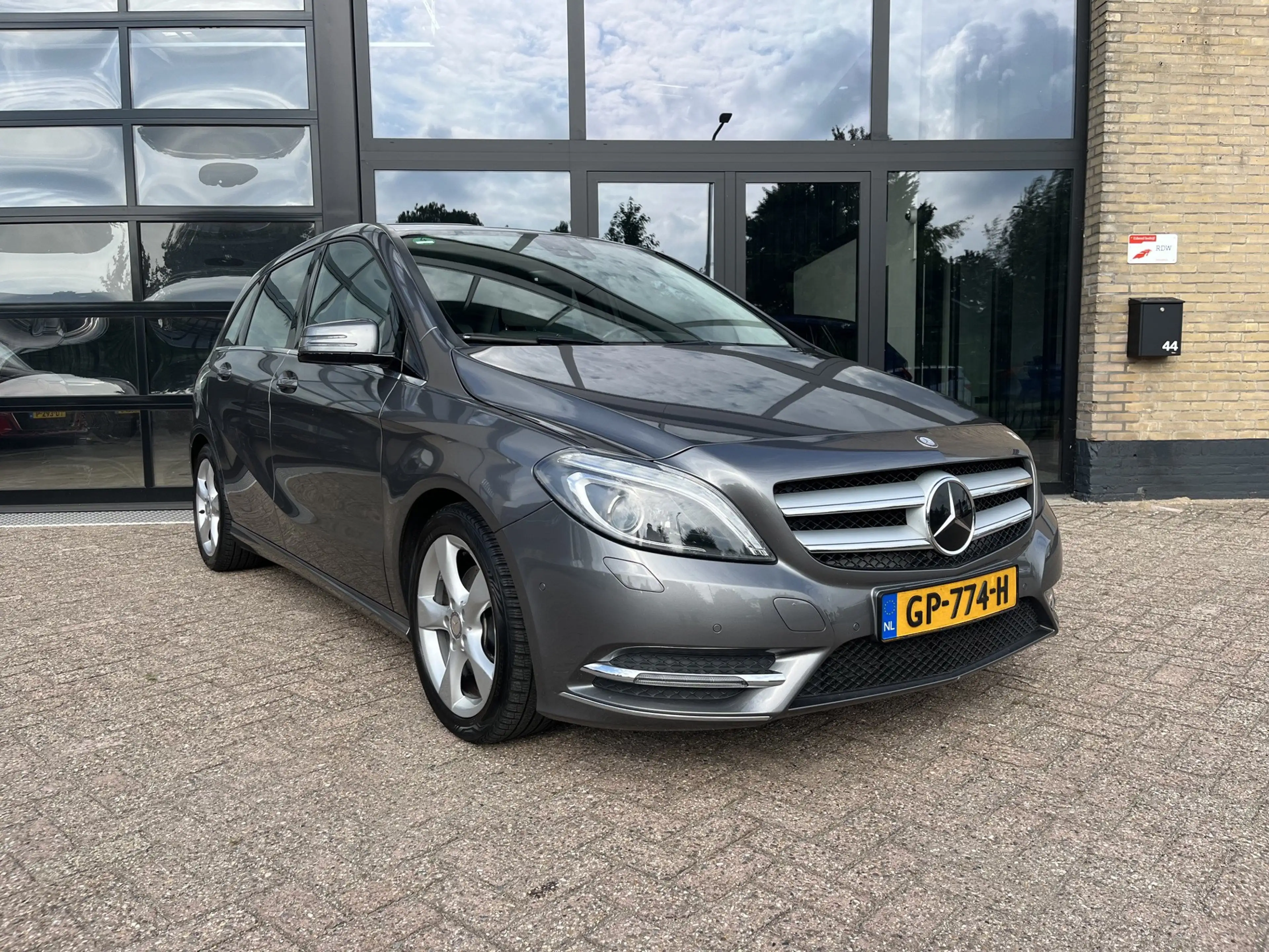 Mercedes-Benz B 180 Prestige, Dealer onderhouden — photo 3