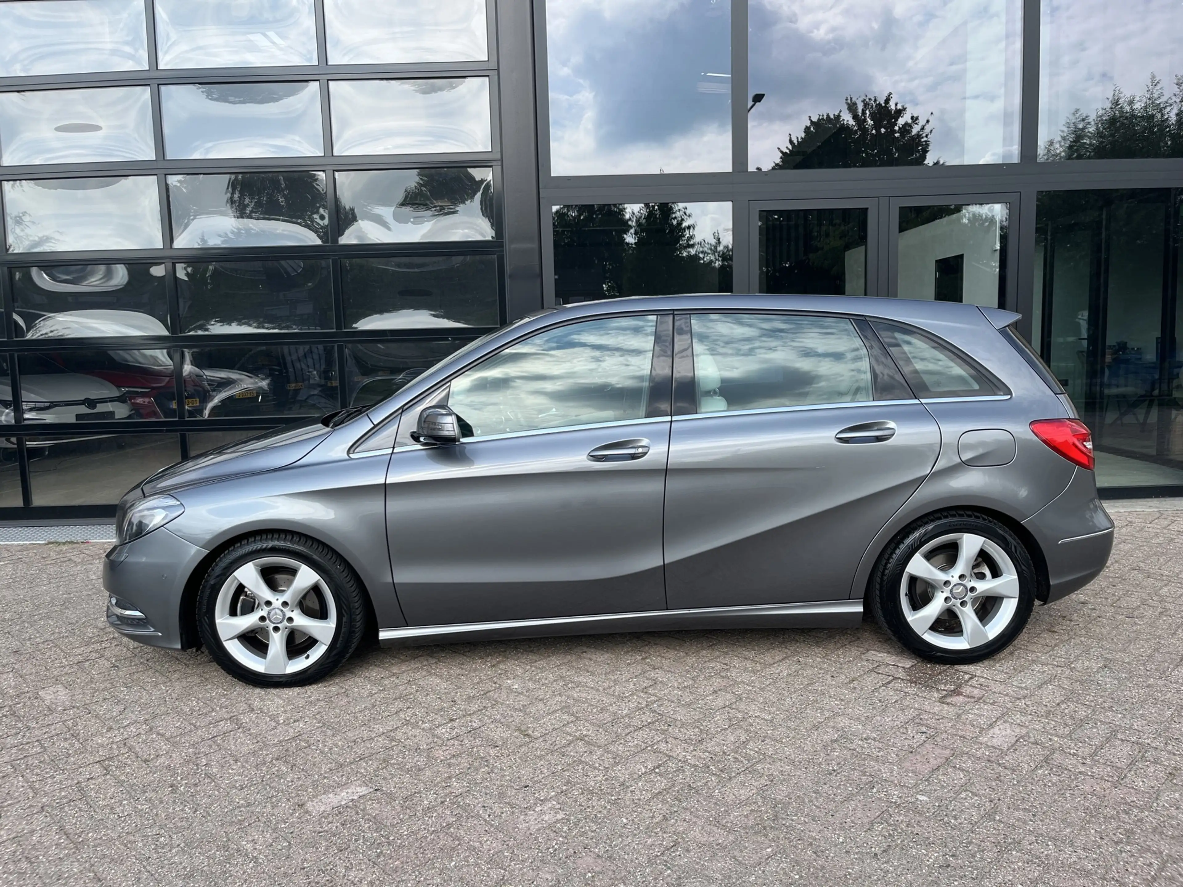 Mercedes-Benz B 180 Prestige, Dealer onderhouden — photo 4
