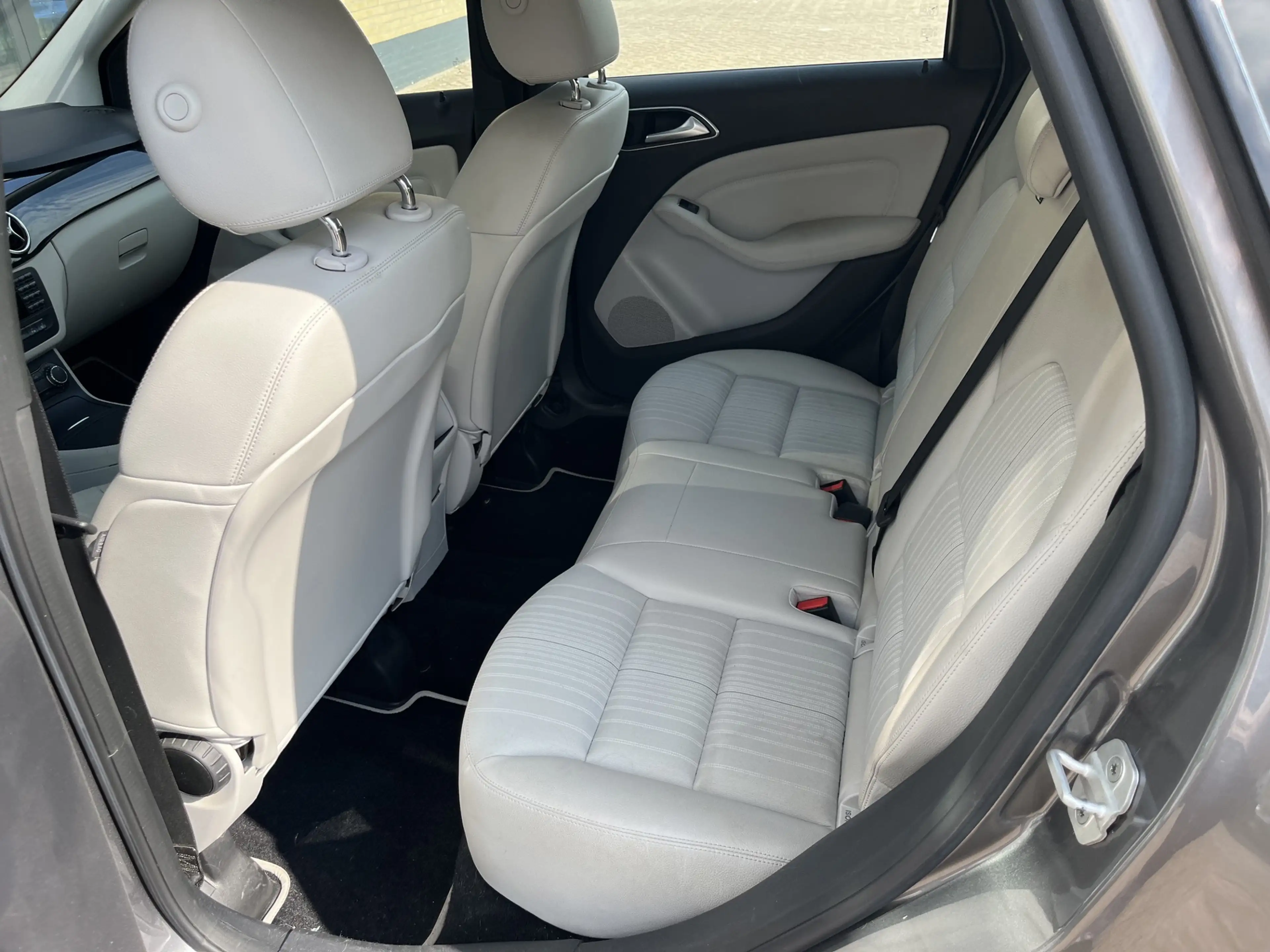 Mercedes-Benz B 180 Prestige, Dealer onderhouden — photo 18
