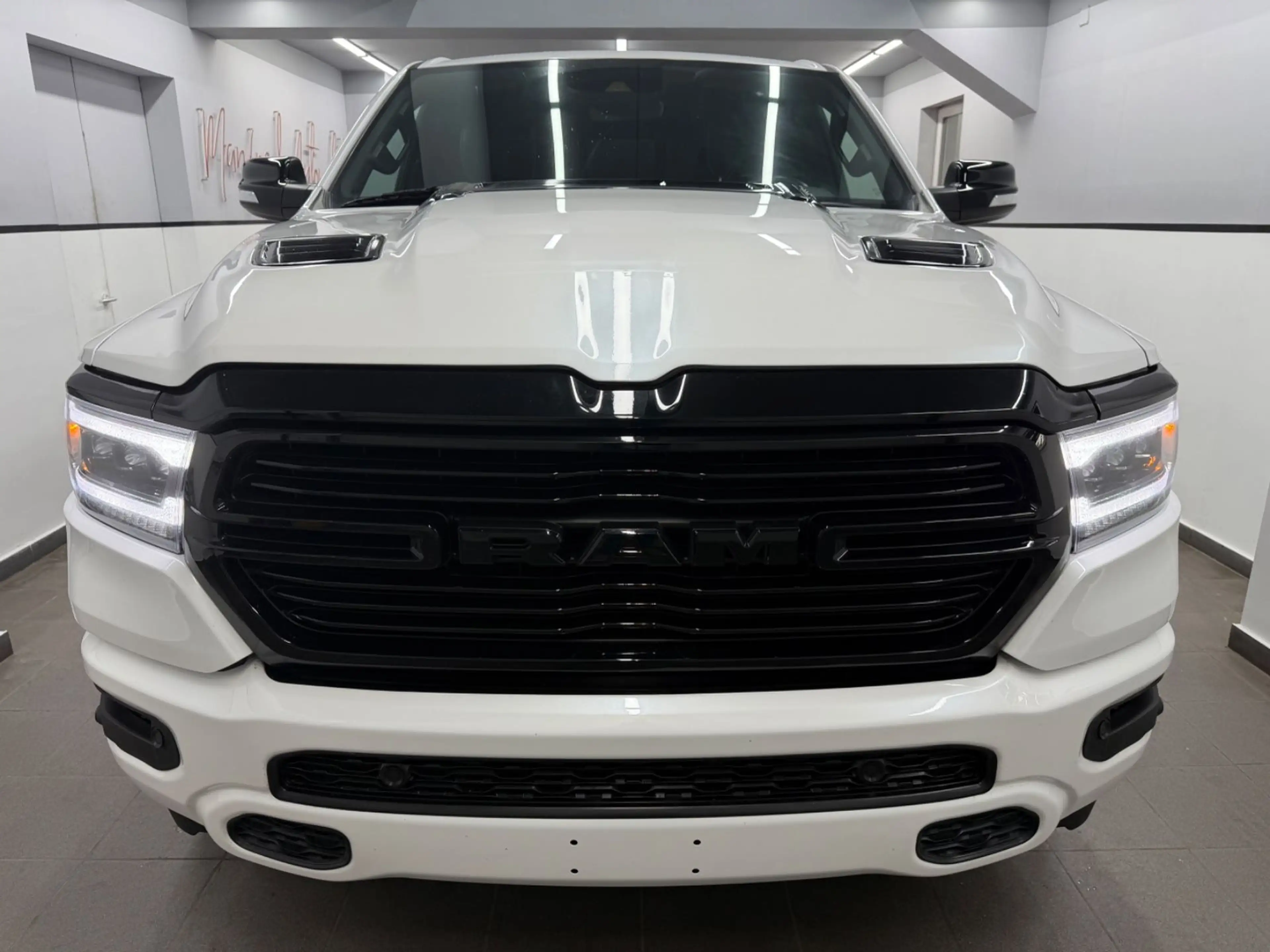 Dodge RAM 1500 V8 5.7 eTorque 4X4 LARAMIE*Ivory*12"Scr — photo 5