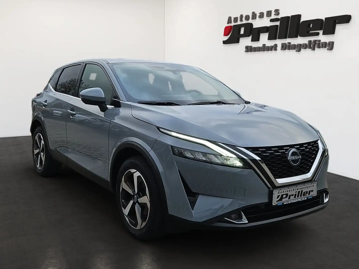Nissan Qashqai 1.3 DIG-T N-Connecta/NAVI/LED/Apple/AHK Gris - 2