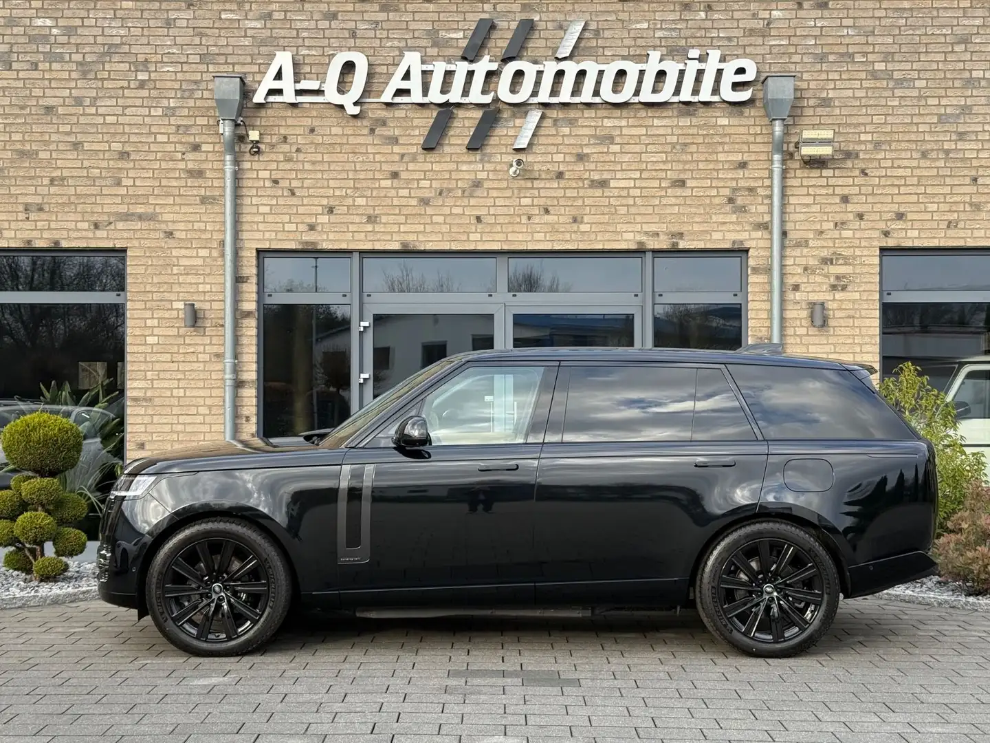 Land Rover Range Rover Autobiography Hybrid*Chaffeur*Pano* Černá - 2