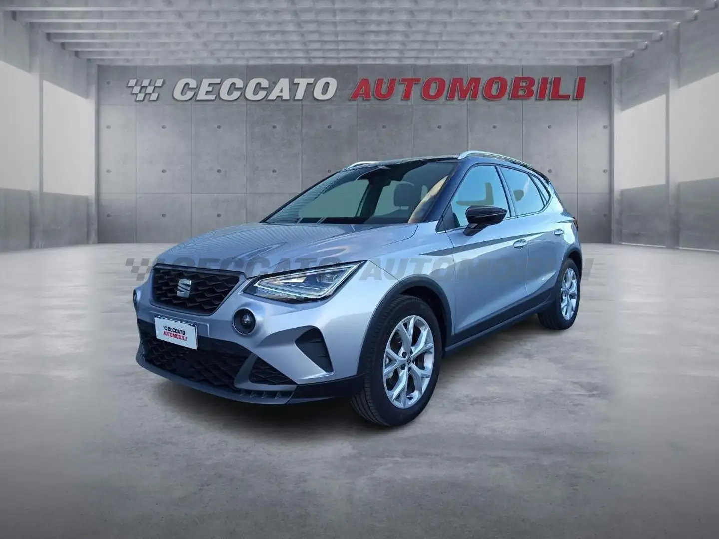 SEAT Arona Arona 1.0 ecotsi FR 95cv Argento - 1