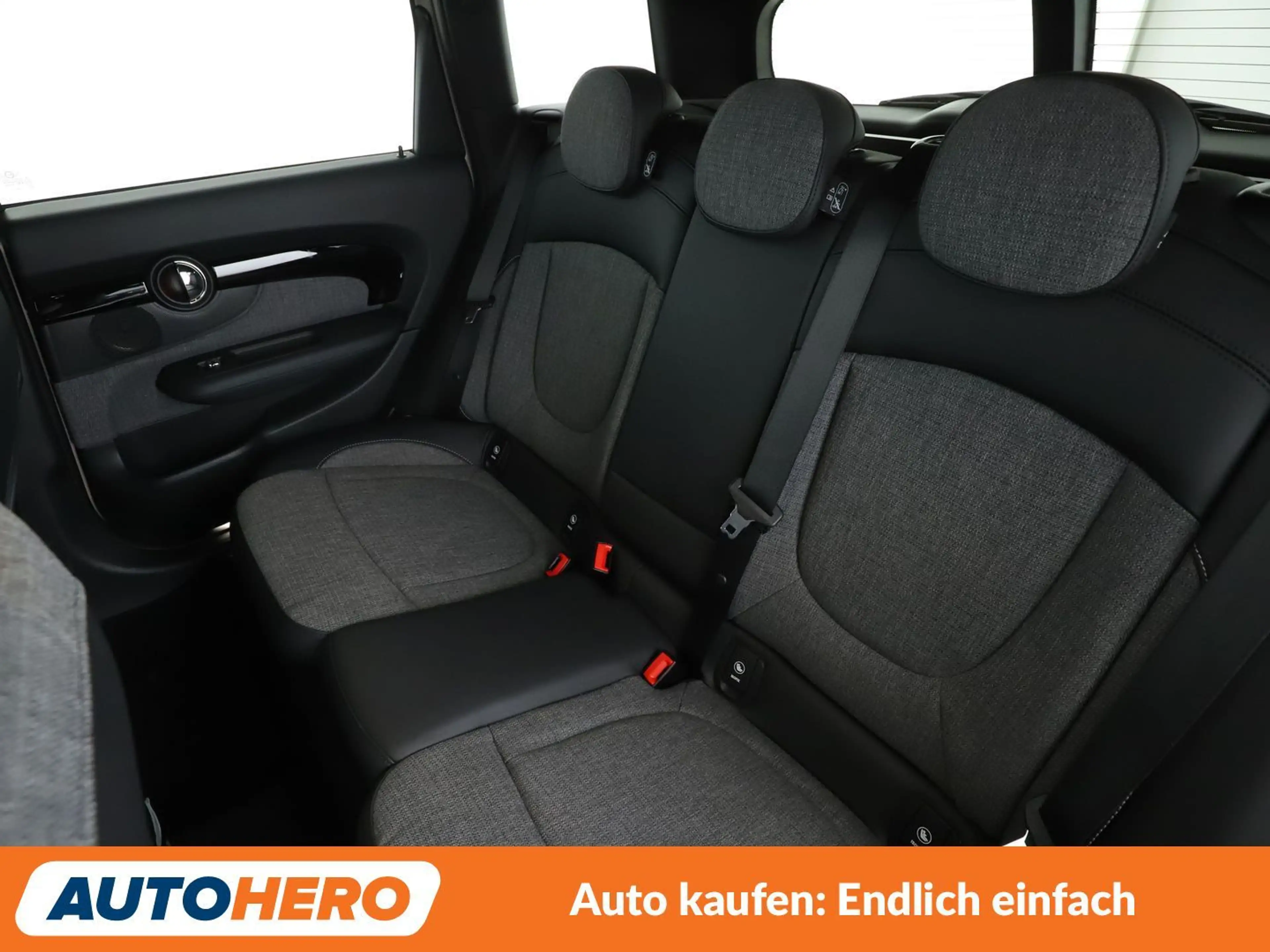 MINI Cooper Clubman Cooper Classic Trim Aut.*NAVI*TEMPO*PDC*SHZ* — photo 14