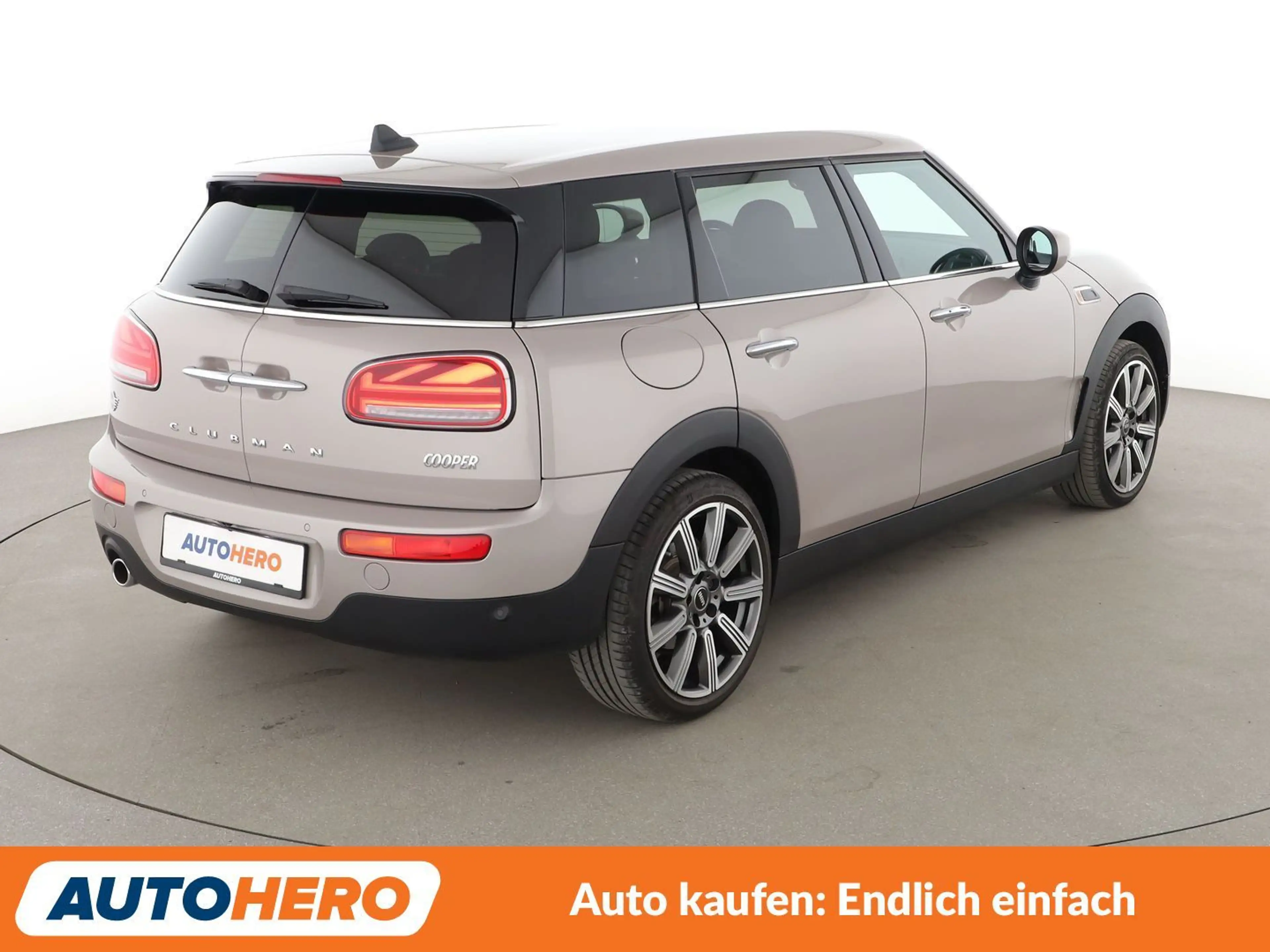 MINI Cooper Clubman Cooper Classic Trim Aut.*NAVI*TEMPO*PDC*SHZ* — photo 6