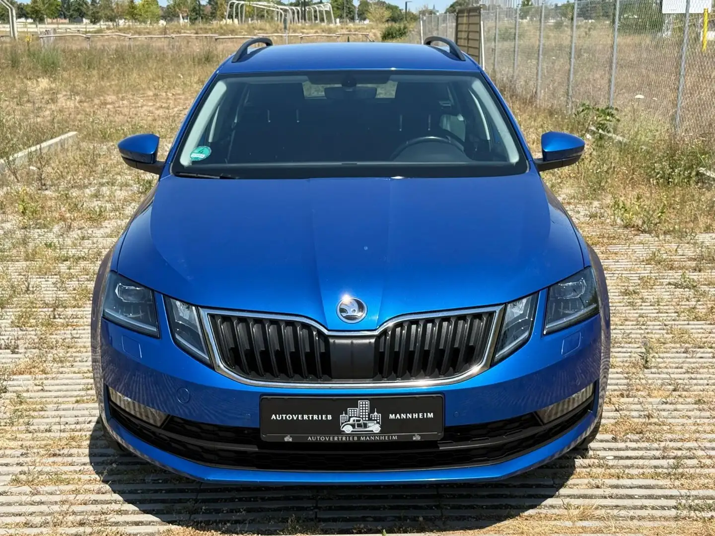 Skoda Octavia Combi Drive /LED/1.HD/PDC/SHZ/NAVI/AUT. Blauw - 2