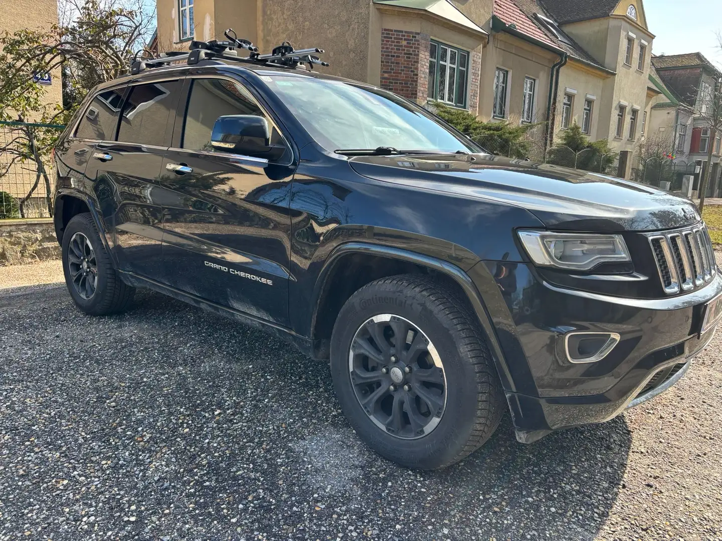 Jeep Grand Cherokee 3.0 CRD Overland Schwarz - 1