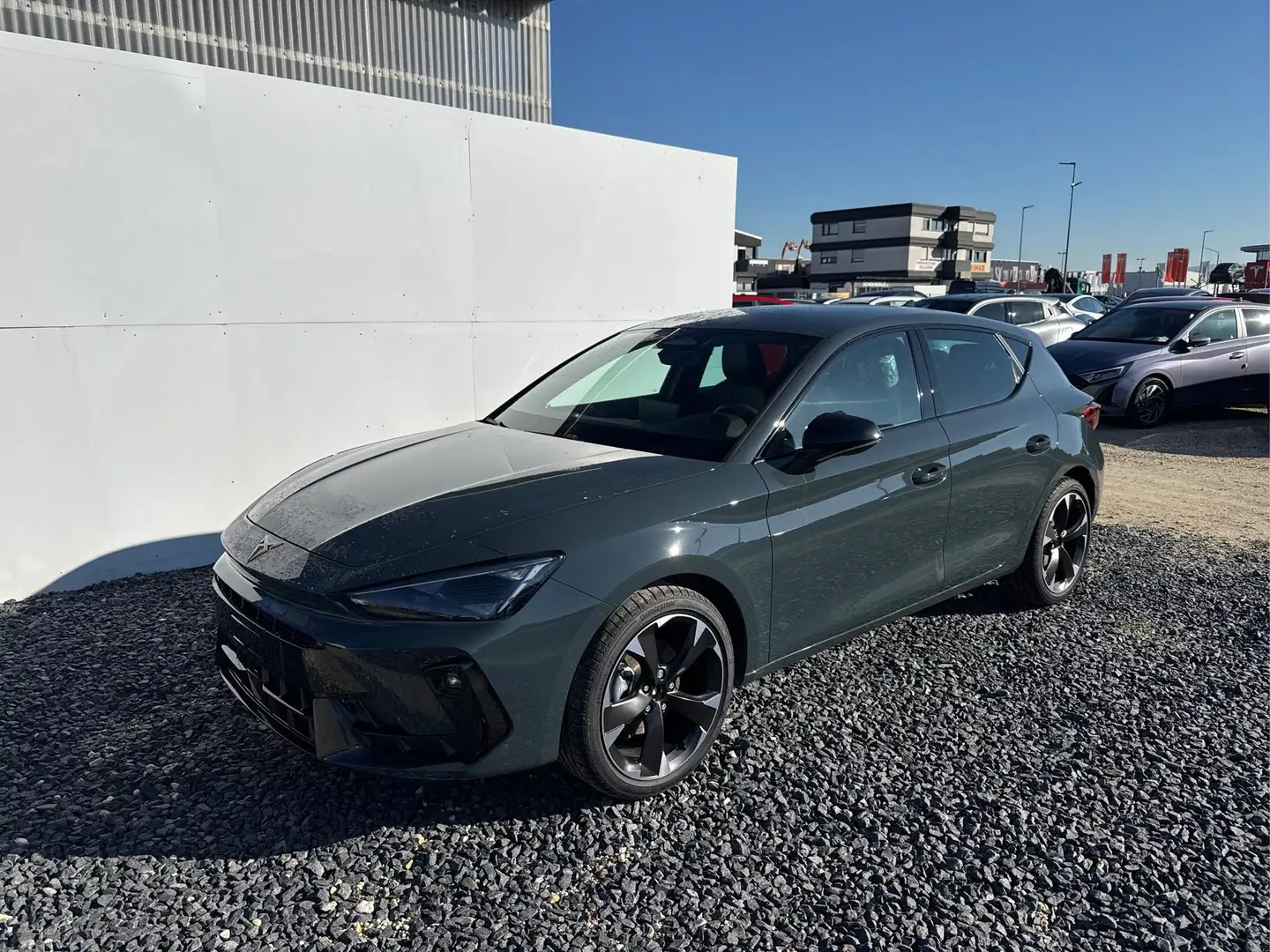 CUPRA Leon 1.5 eTSI DSG ACC SHZ KEYLESS 1.5 eTSI DSG 110kW... Blau - 1