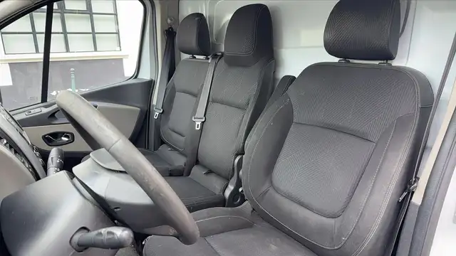 Renault Trafic view 8