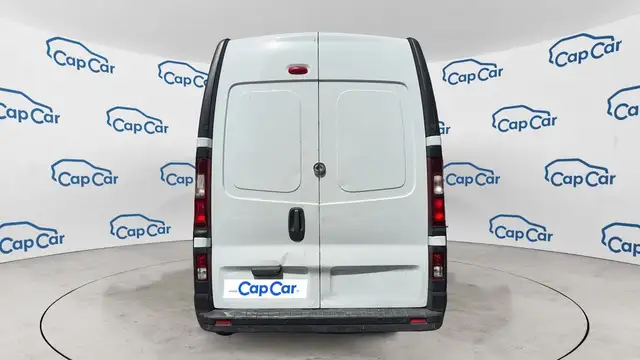Renault Trafic view 3