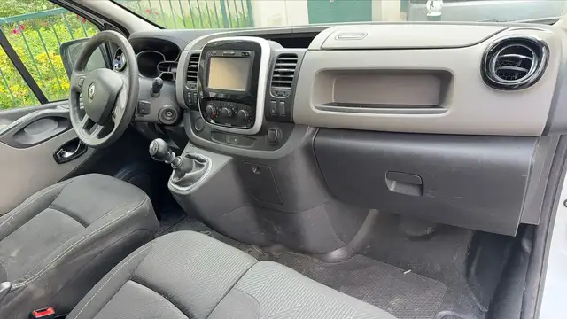 Renault Trafic view 10