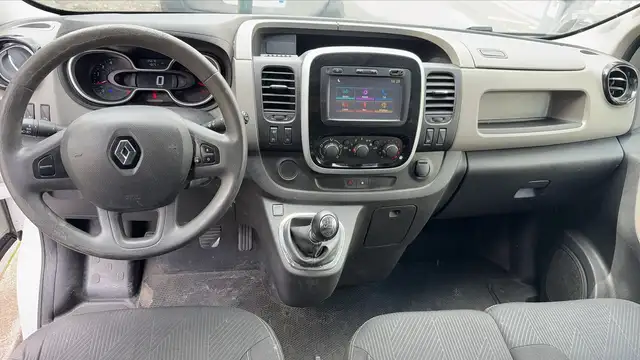 Renault Trafic view 11