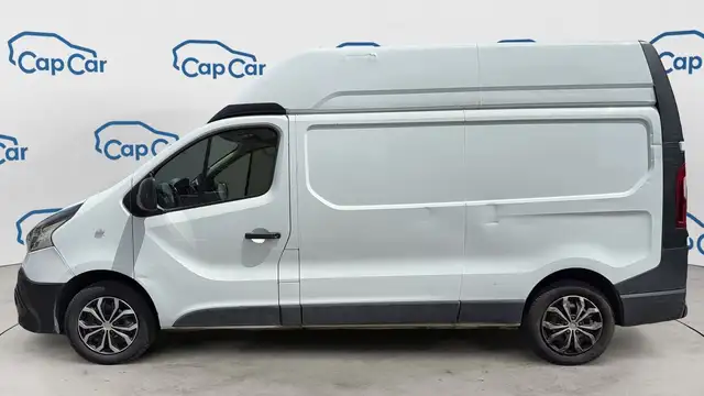 Renault Trafic view 2
