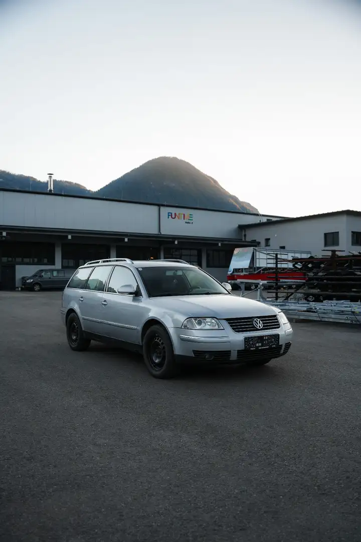 Volkswagen Passat 1,9 TDI PD Highline 4motion Silber - 1