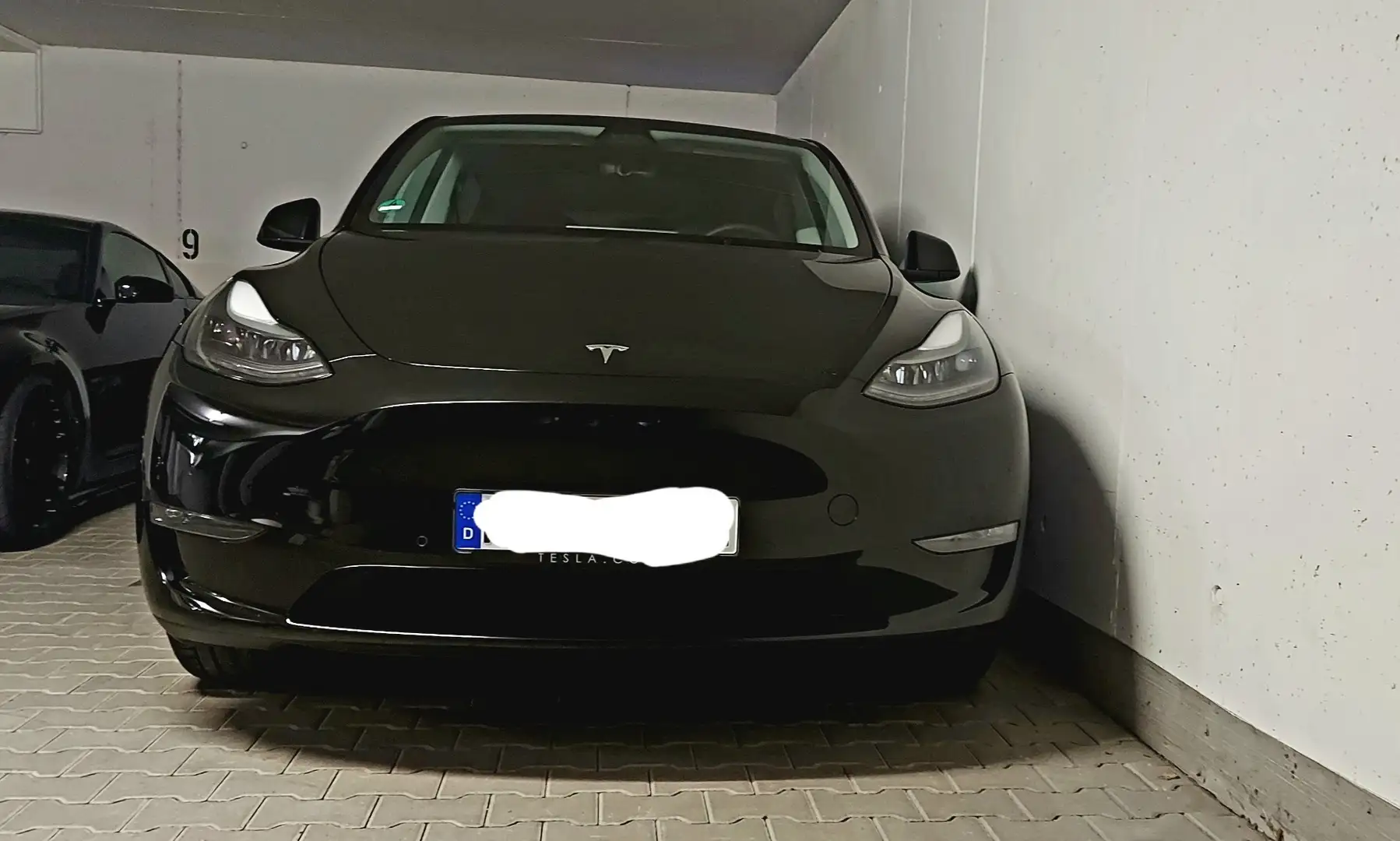 Tesla Model Y Long Range Dual Motor AWD - 1