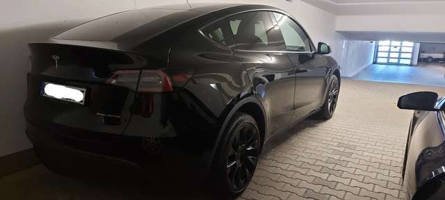 Tesla Model Y Long Range Dual Motor AWD