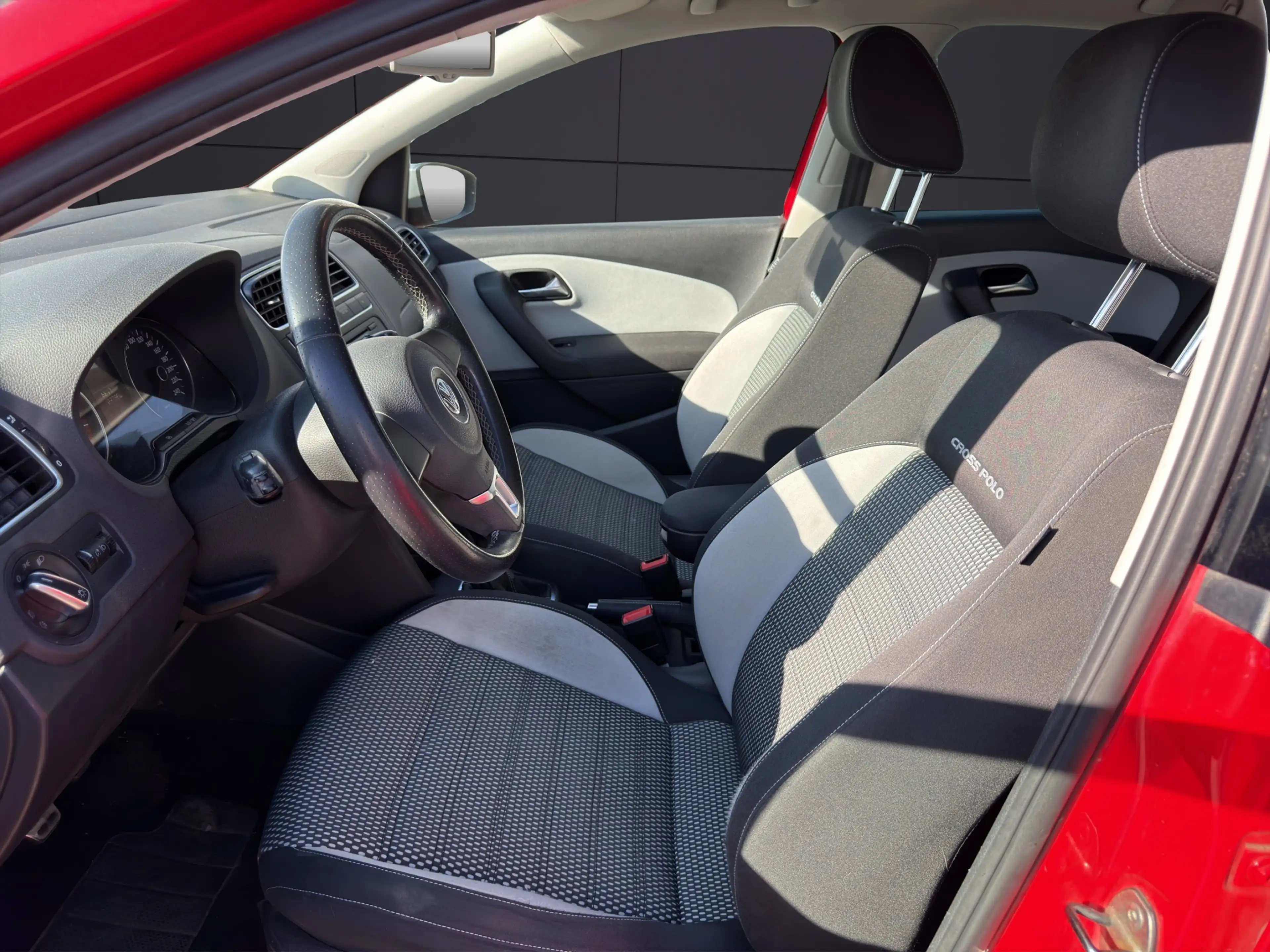 Volkswagen Polo Cross 1.4 Klimaauto, Sitzheizung, Tempomat, Tüv 04/28 — photo 13